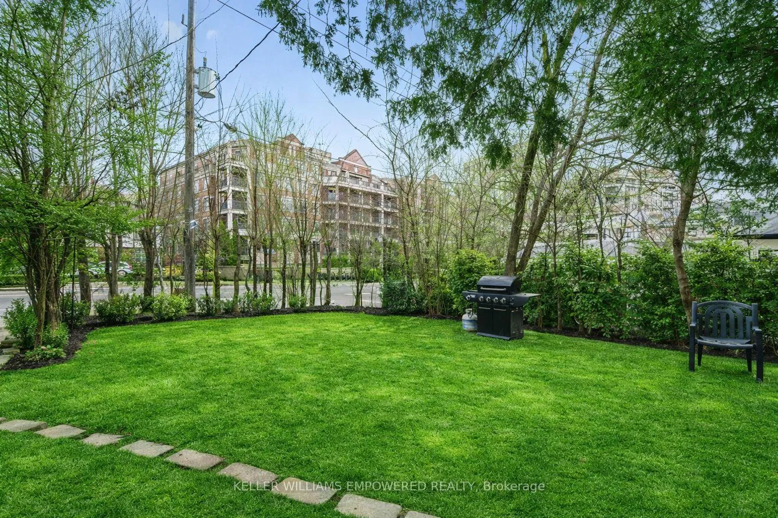 Photo 22 of Unit 3, 2665 Bloor Street W, Etobicoke, Kingsway South — HOMEH