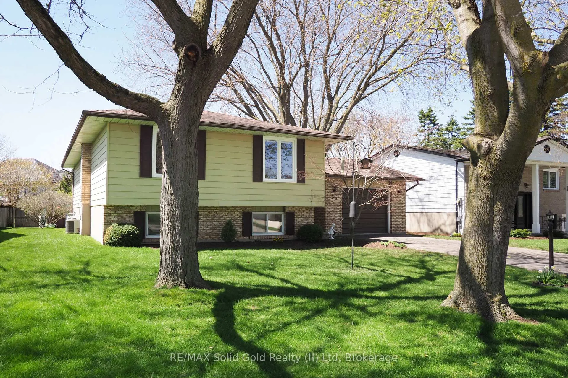 Photo 4 of 35 Reiner Crescent, Wellesley — HOMEH