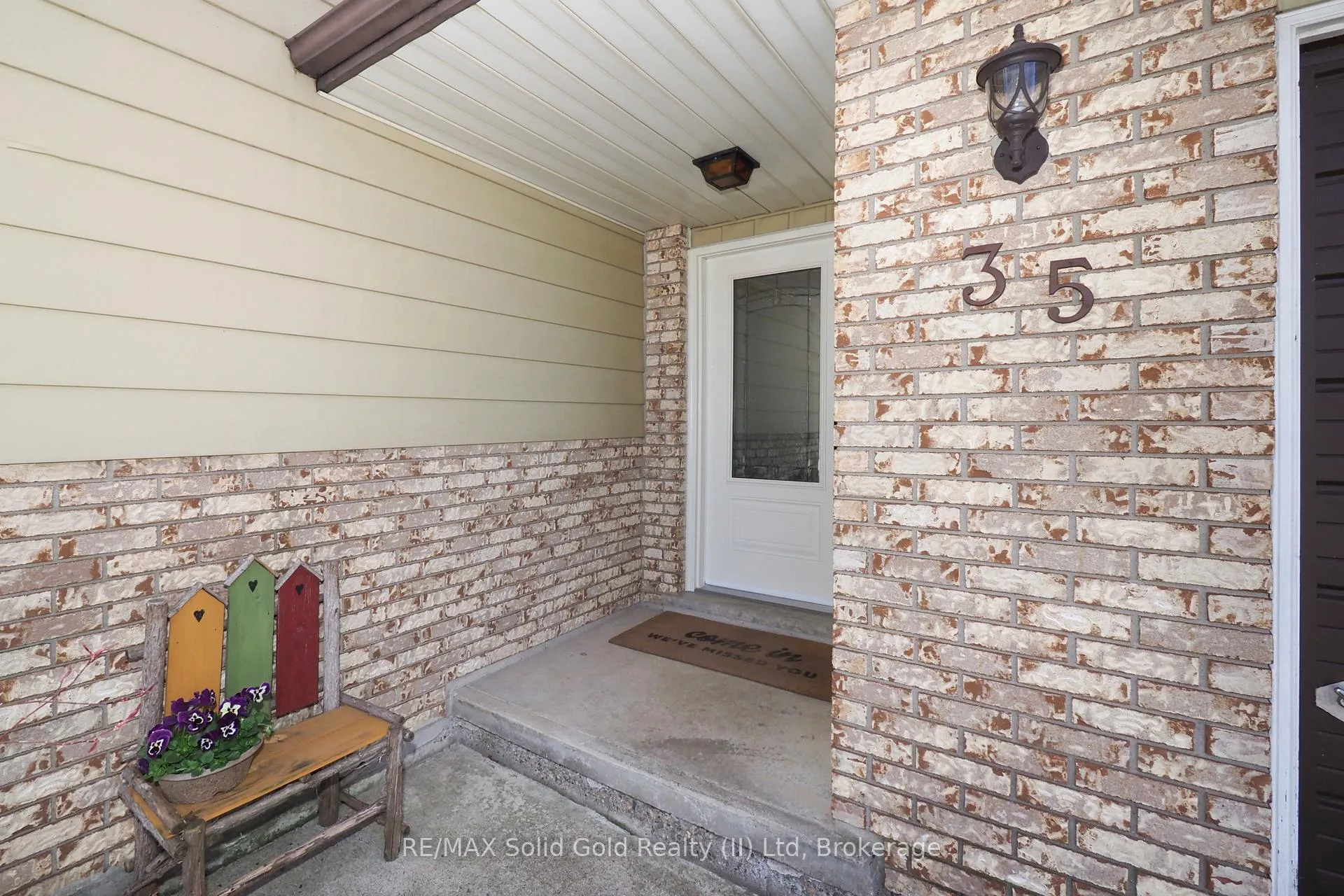 Photo 5 of 35 Reiner Crescent, Wellesley — HOMEH