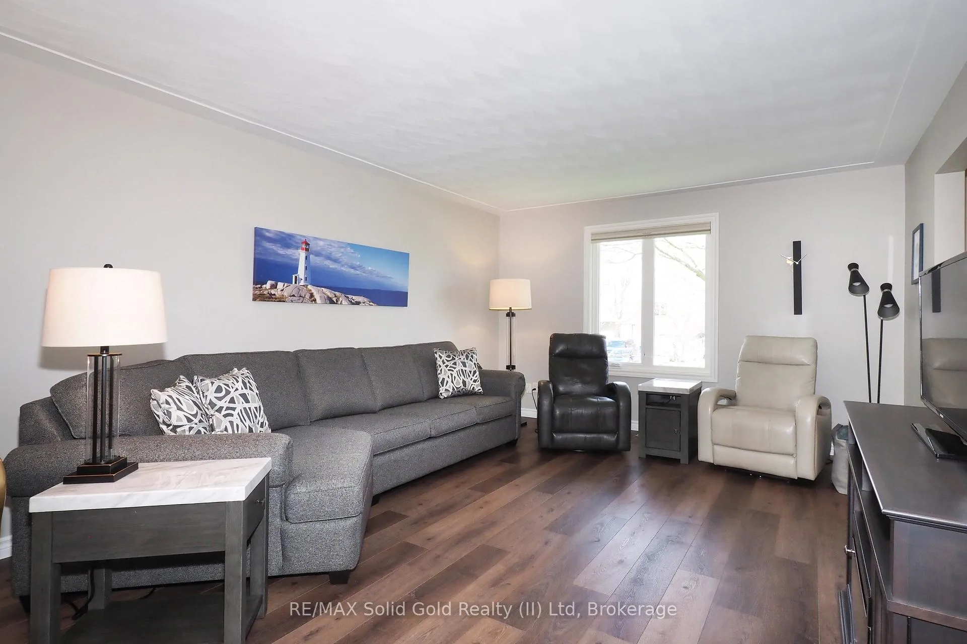 Photo 9 of 35 Reiner Crescent, Wellesley — HOMEH