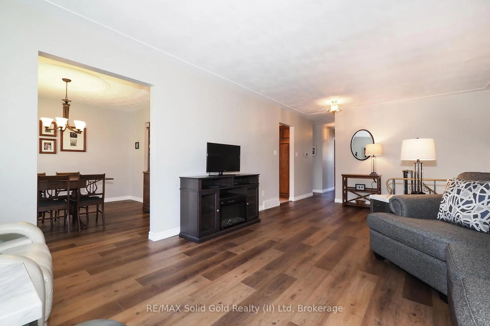 Photo 10 of 35 Reiner Crescent, Wellesley — HOMEH