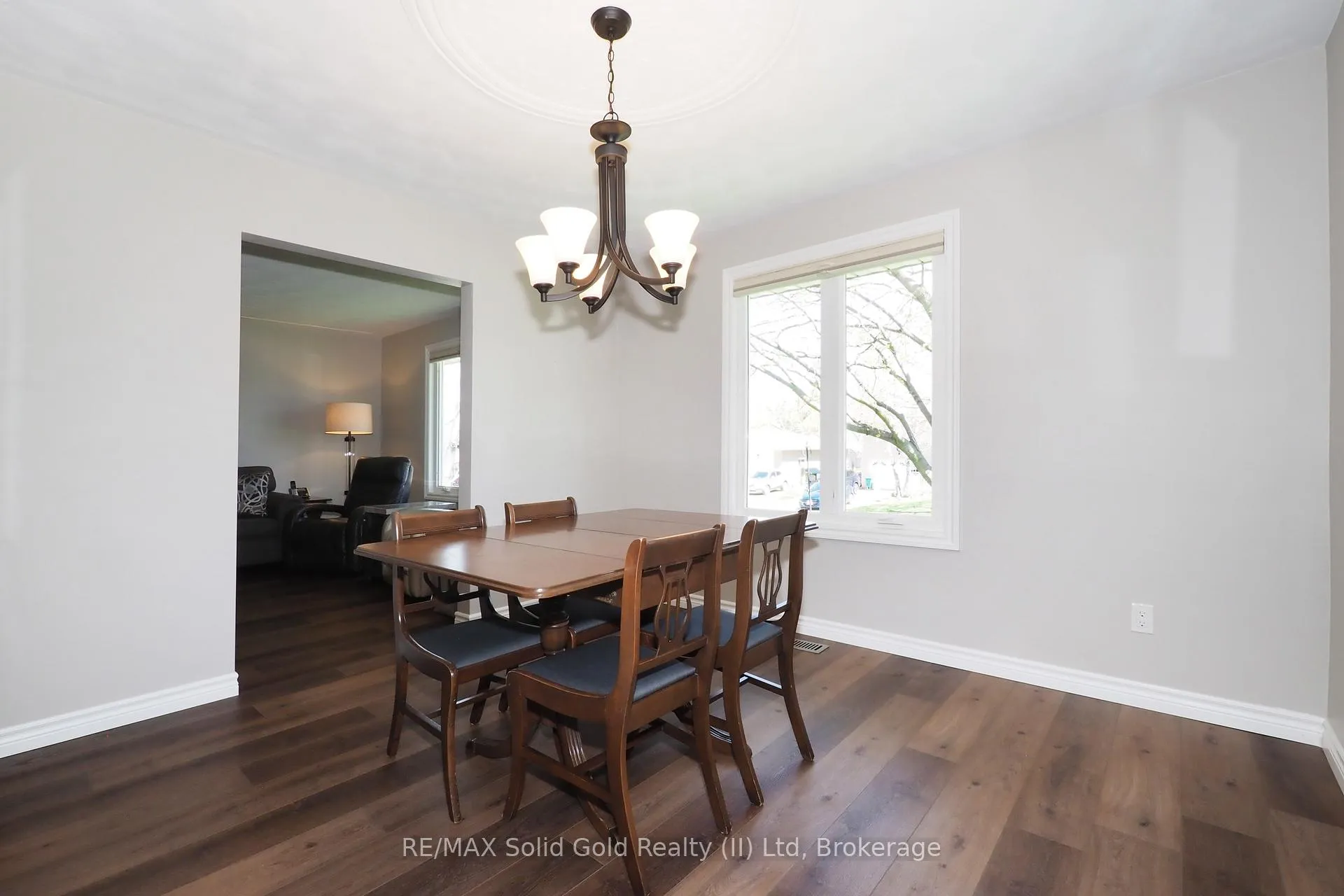 Photo 13 of 35 Reiner Crescent, Wellesley — HOMEH