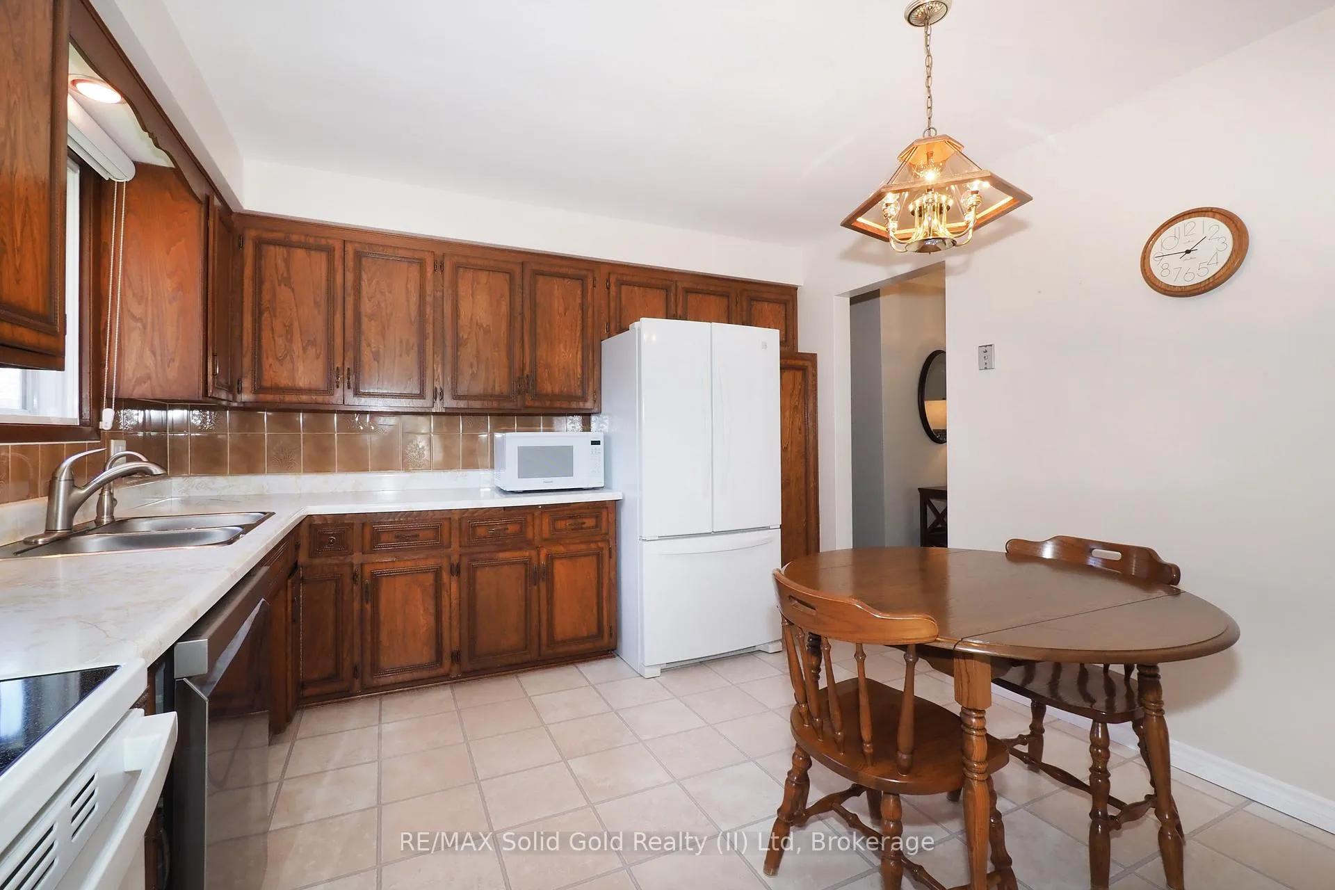 Photo 15 of 35 Reiner Crescent, Wellesley — HOMEH
