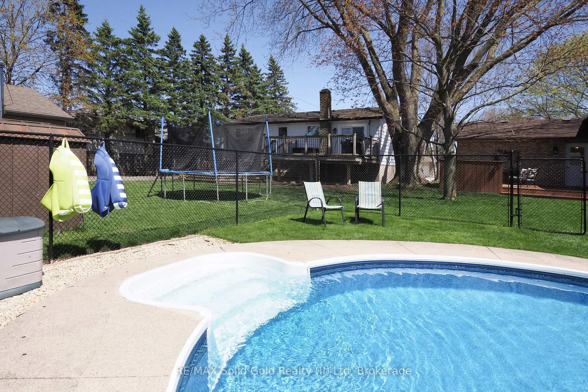Photo 37 of 35 Reiner Crescent, Wellesley — HOMEH