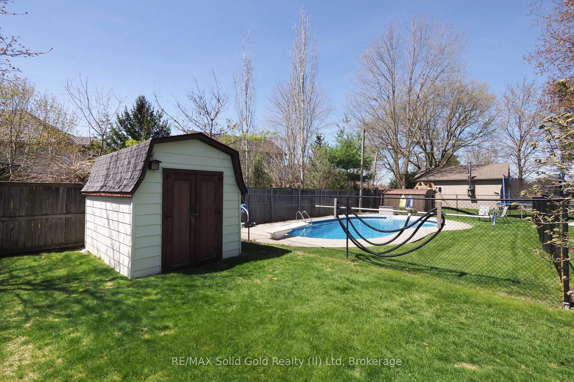 Photo 38 of 35 Reiner Crescent, Wellesley — HOMEH