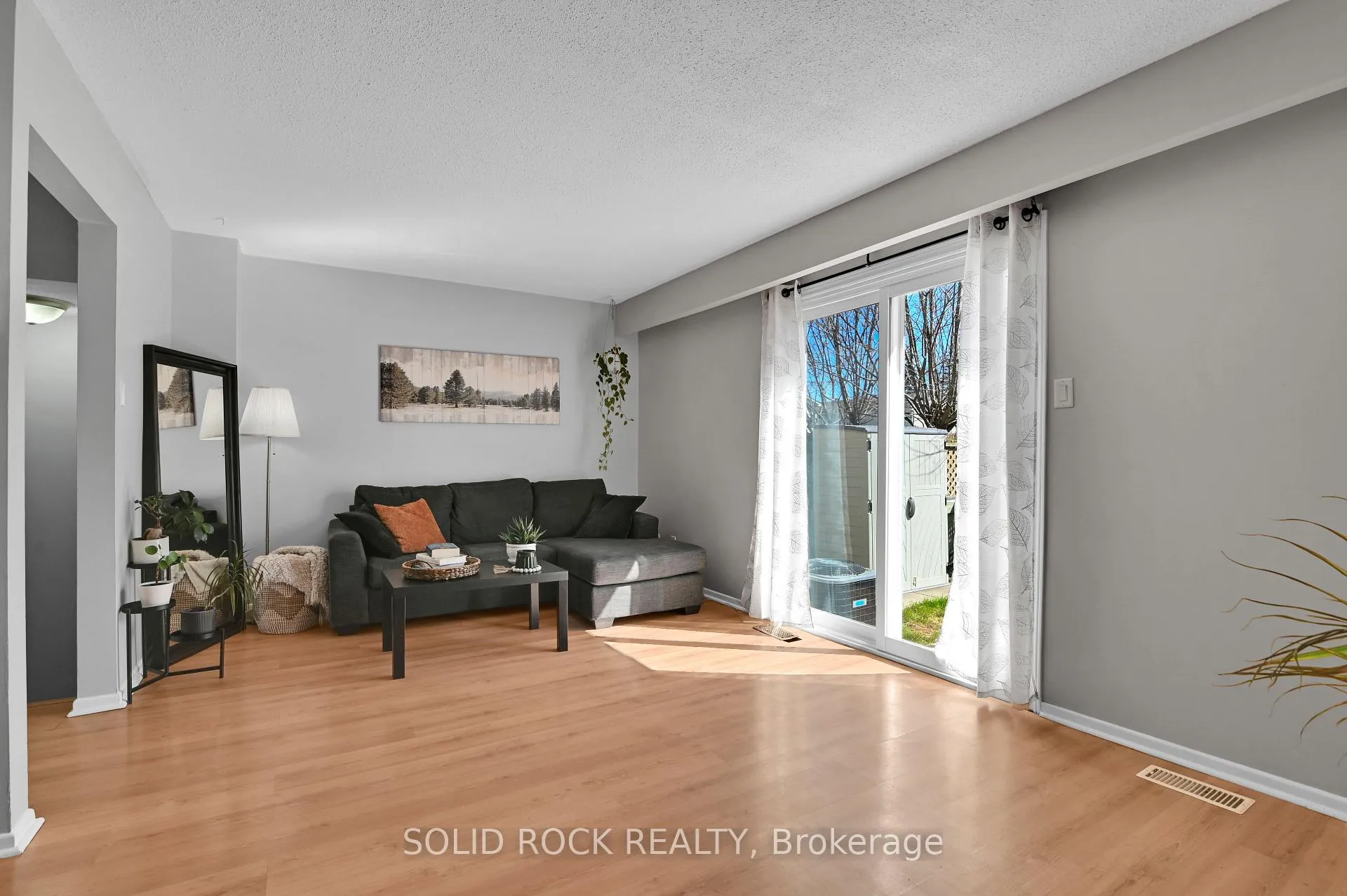 Photo 11 of Unit 137, 3915B Old Richmond Road, Ottawa, Arbeatha Park — HOMEH