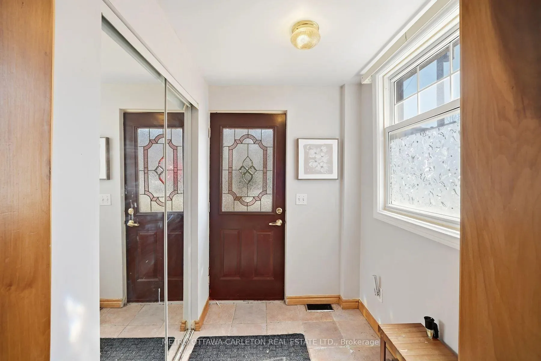 Photo 2 of 556 Melbourne Avenue, Ottawa, McKellar/Highland — HOMEH