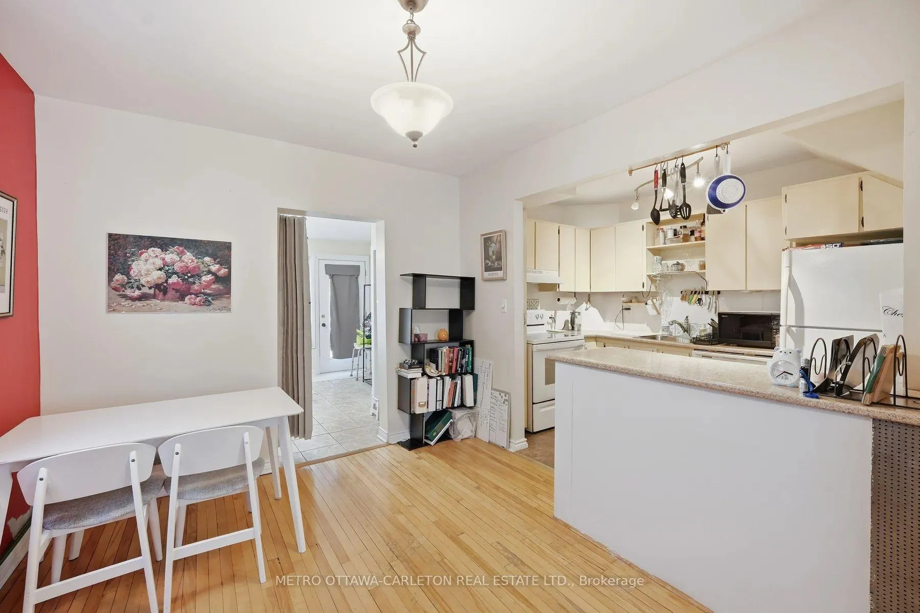 Photo 5 of 556 Melbourne Avenue, Ottawa, McKellar/Highland — HOMEH