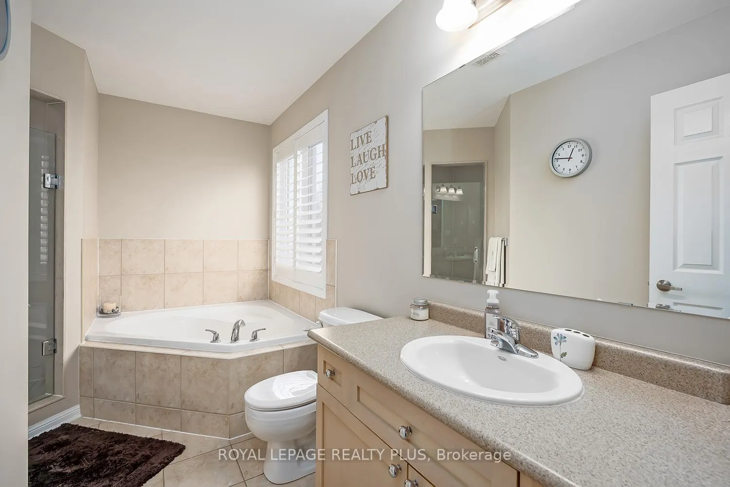 Photo 4 of 329 Tonelli Lane, Milton, Harrison — HOMEH