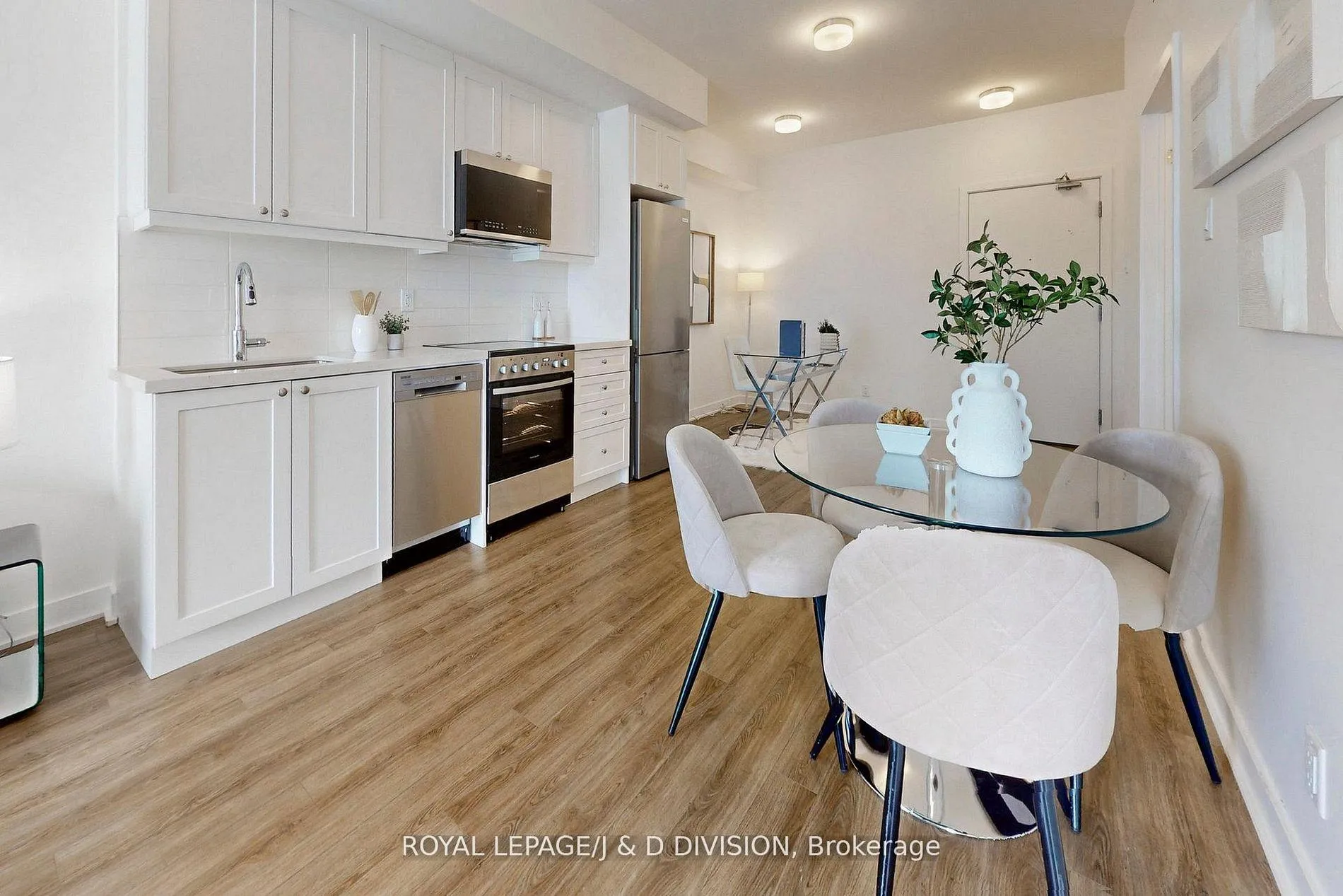 Photo 8 of Unit 411, 55 Clarington Boulevard, Clarington, Bowmanville — HOMEH