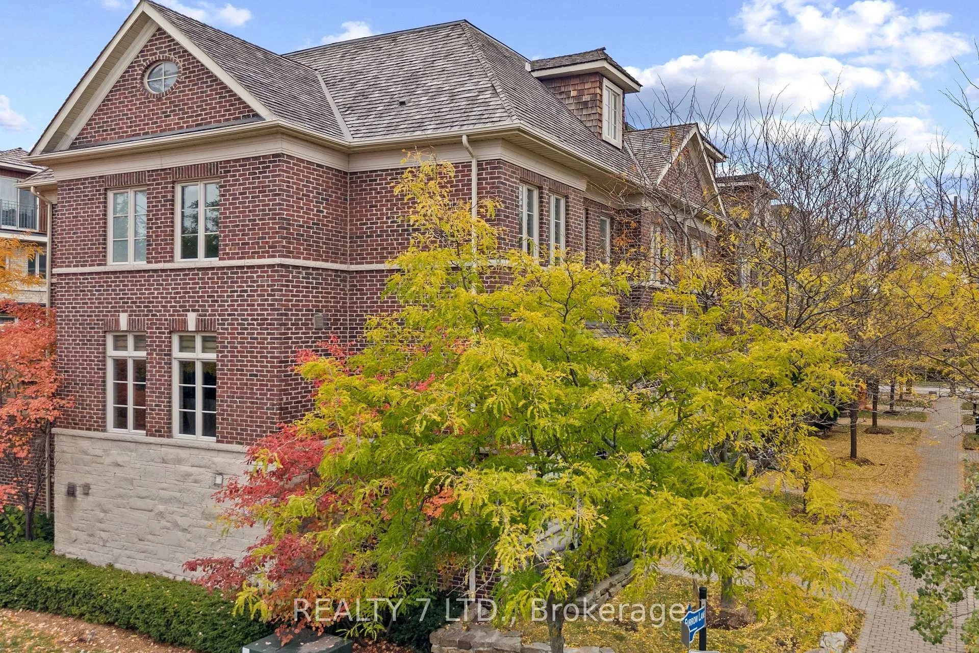 Photo 2 of 44 Furrow Lane, Etobicoke, Islington-City Centre West — HOMEH