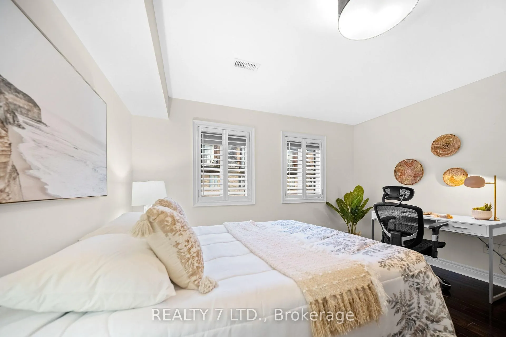 Photo 24 of 44 Furrow Lane, Etobicoke, Islington-City Centre West — HOMEH