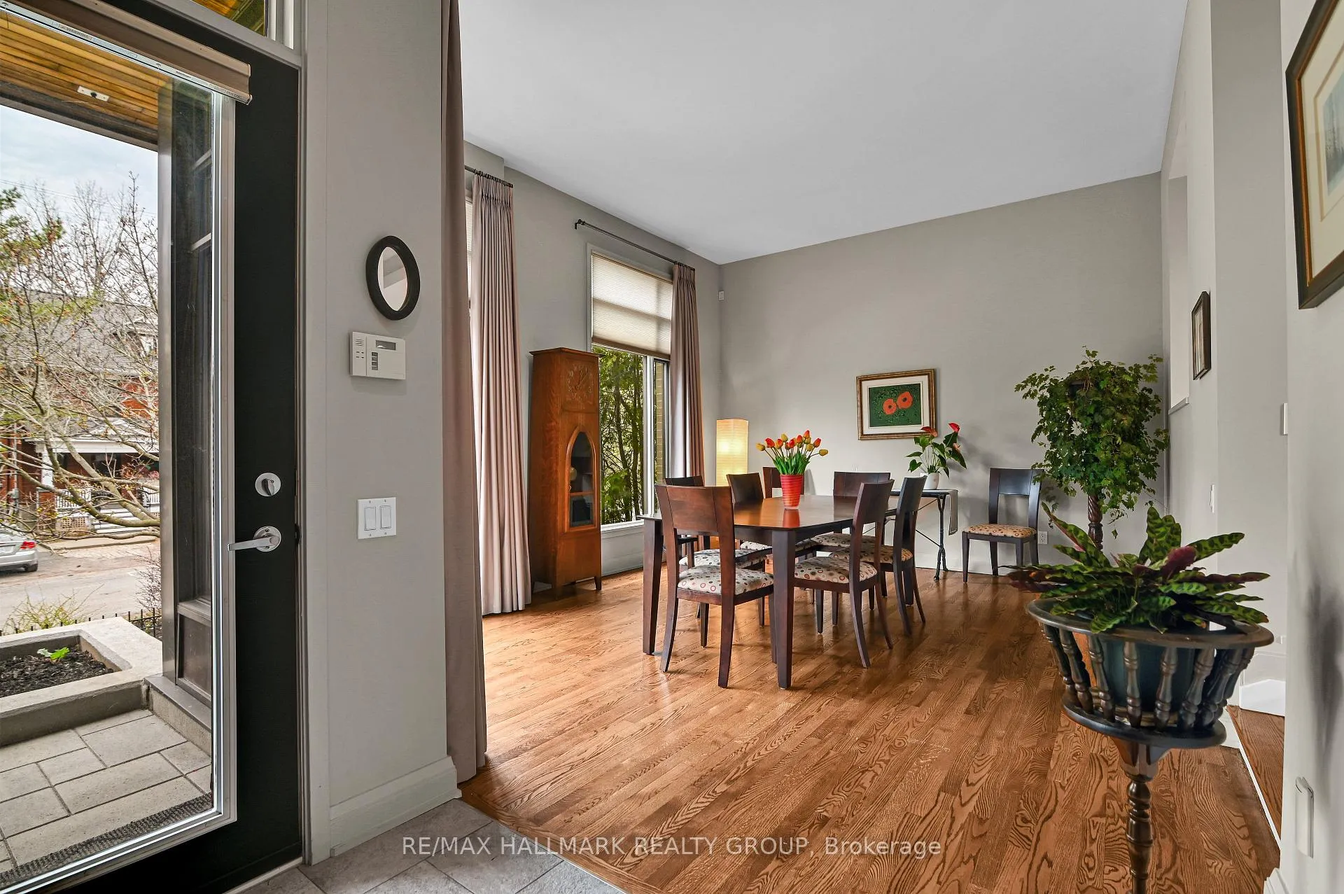 Photo 4 of 481 Melbourne Avenue, Ottawa, McKellar/Highland — HOMEH