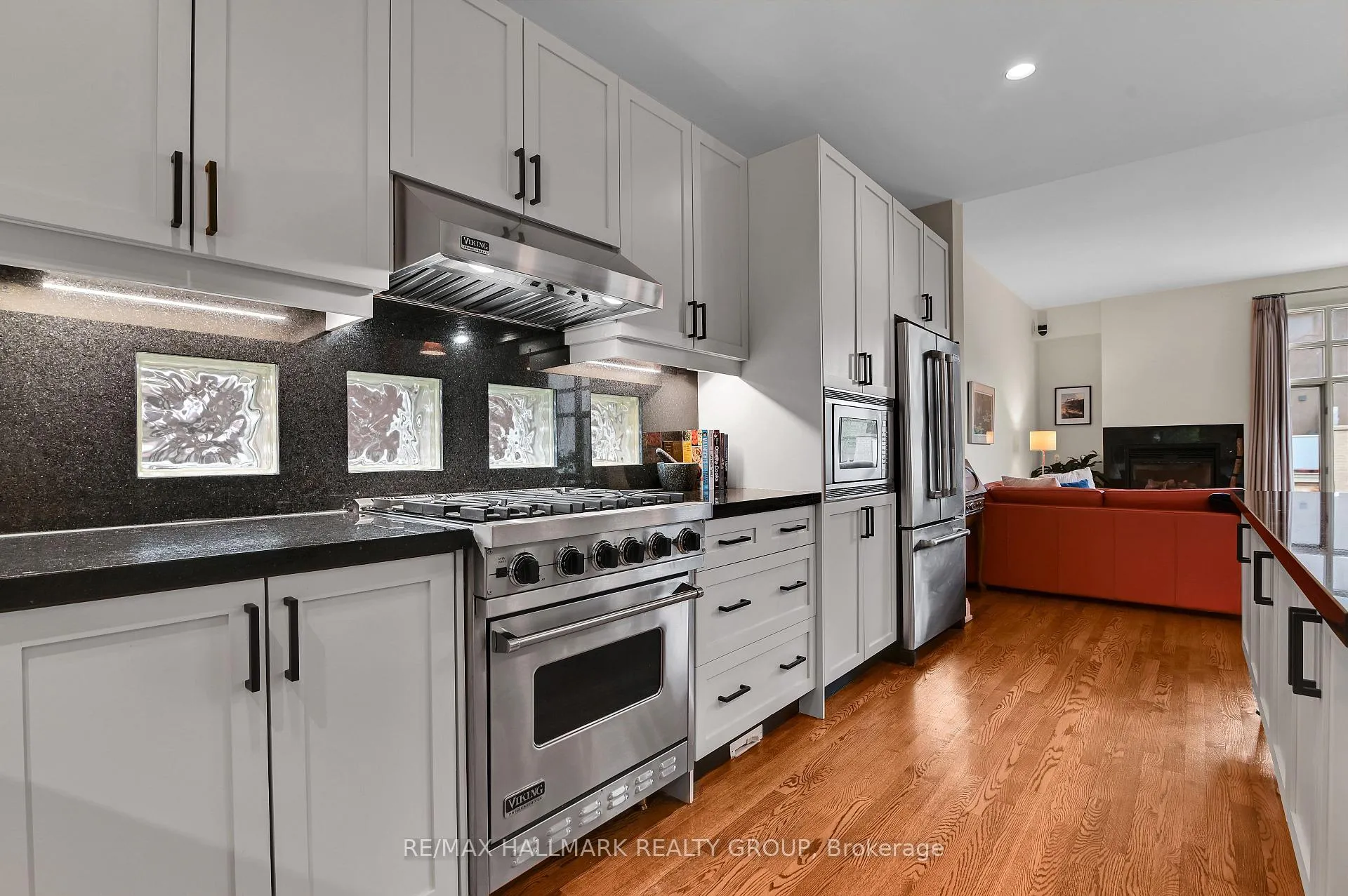 Photo 9 of 481 Melbourne Avenue, Ottawa, McKellar/Highland — HOMEH