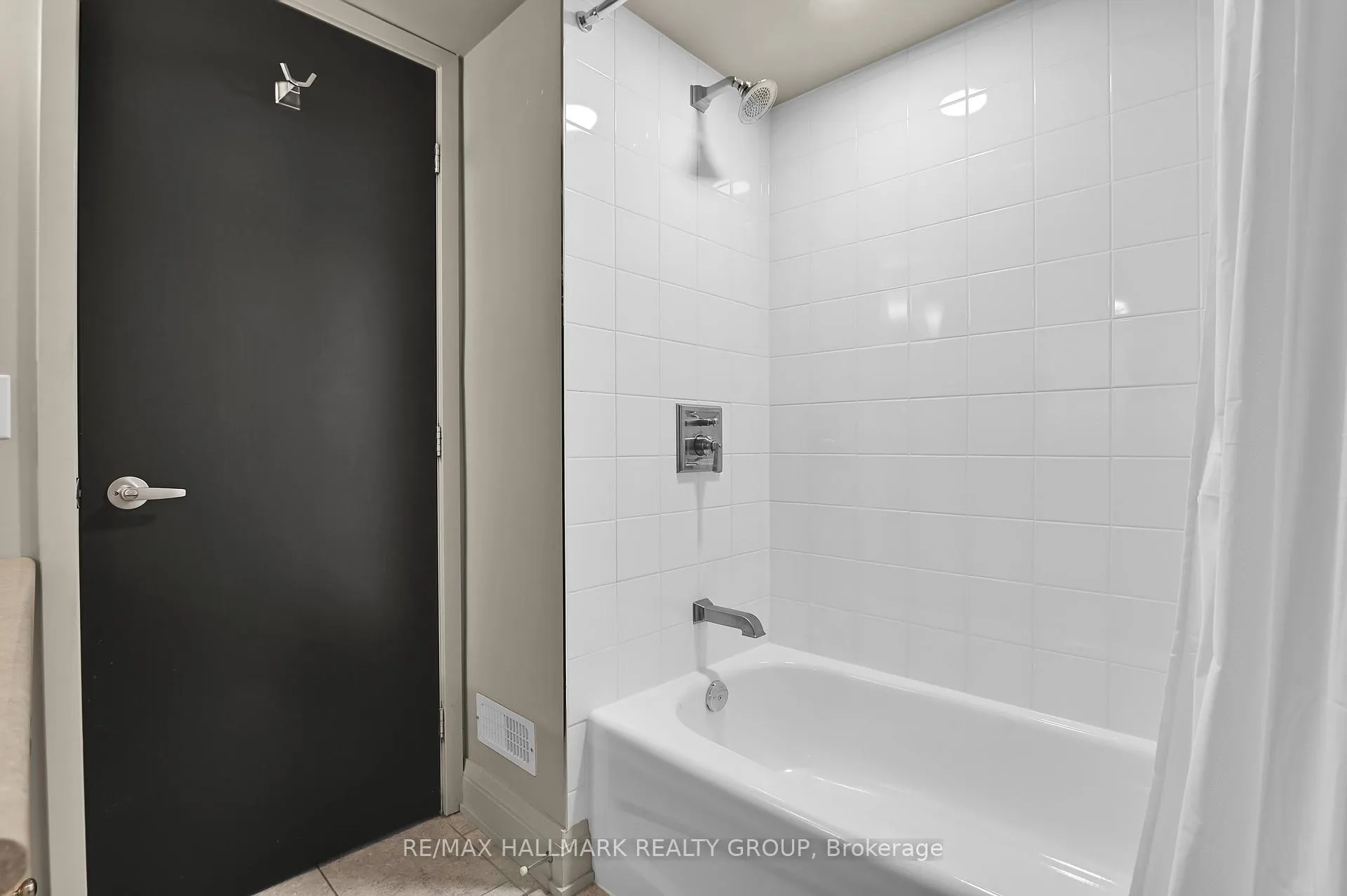 Photo 28 of 481 Melbourne Avenue, Ottawa, McKellar/Highland — HOMEH