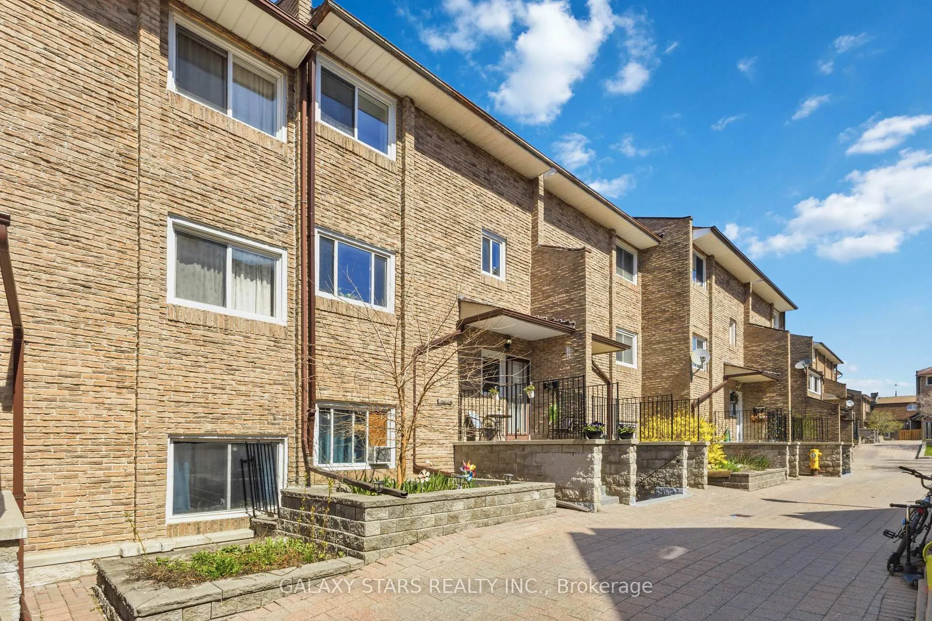 Photo 2 of Unit 54, 91 Muir Drive, Scarborough, Scarborough Village — HOMEH