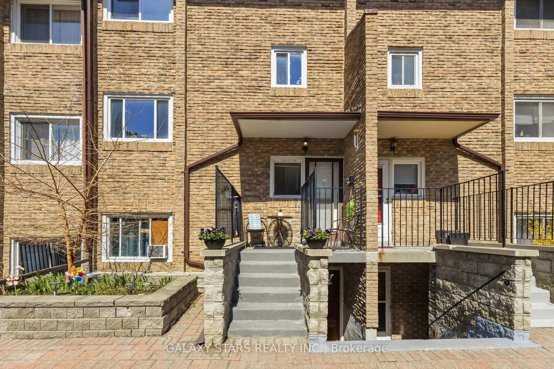 Photo 3 of Unit 54, 91 Muir Drive, Scarborough, Scarborough Village — HOMEH