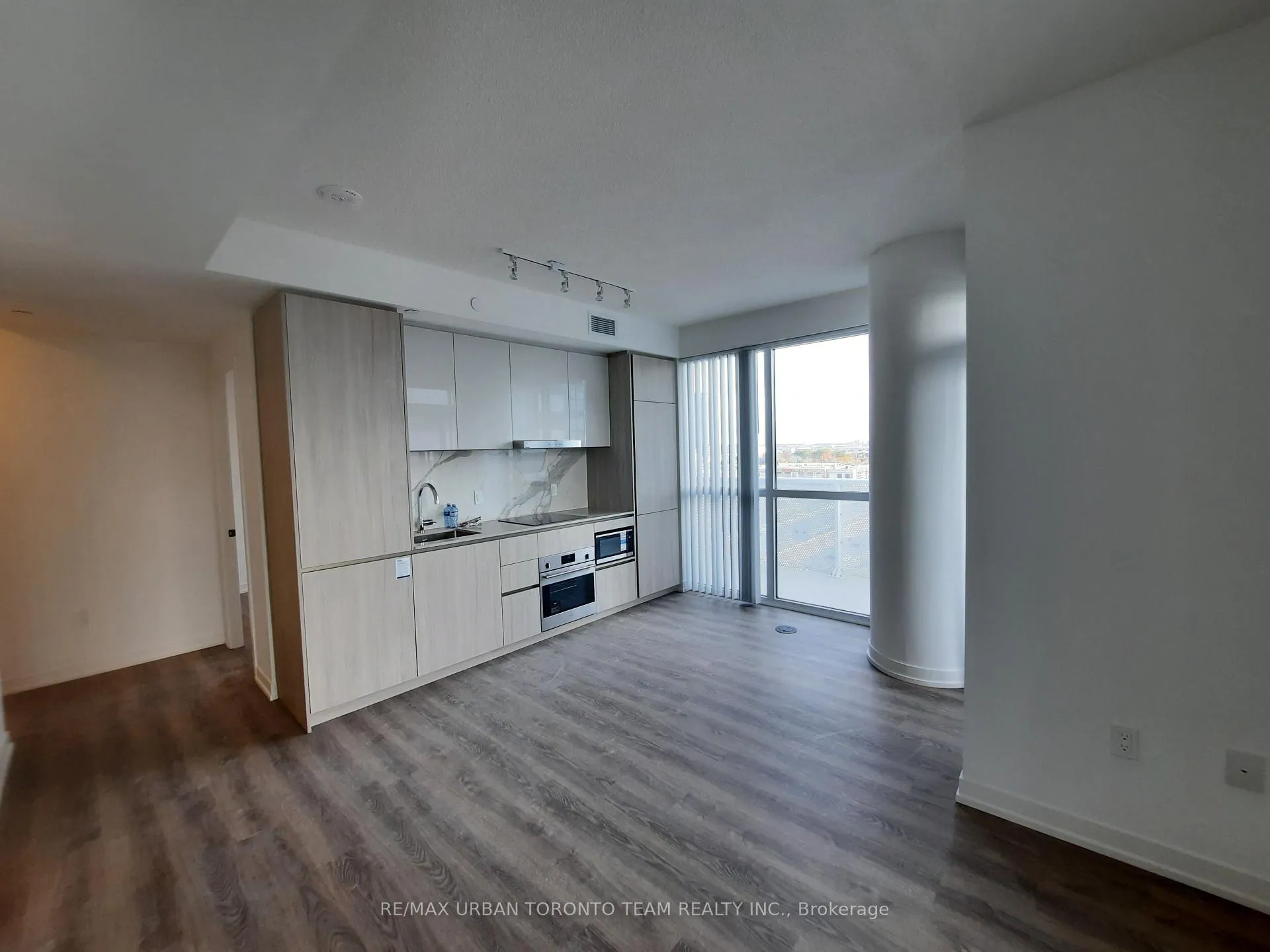 Photo 4 of Unit 1009, 8 Interchange Way, Vaughan, Vaughan Corporate Centre — HOMEH