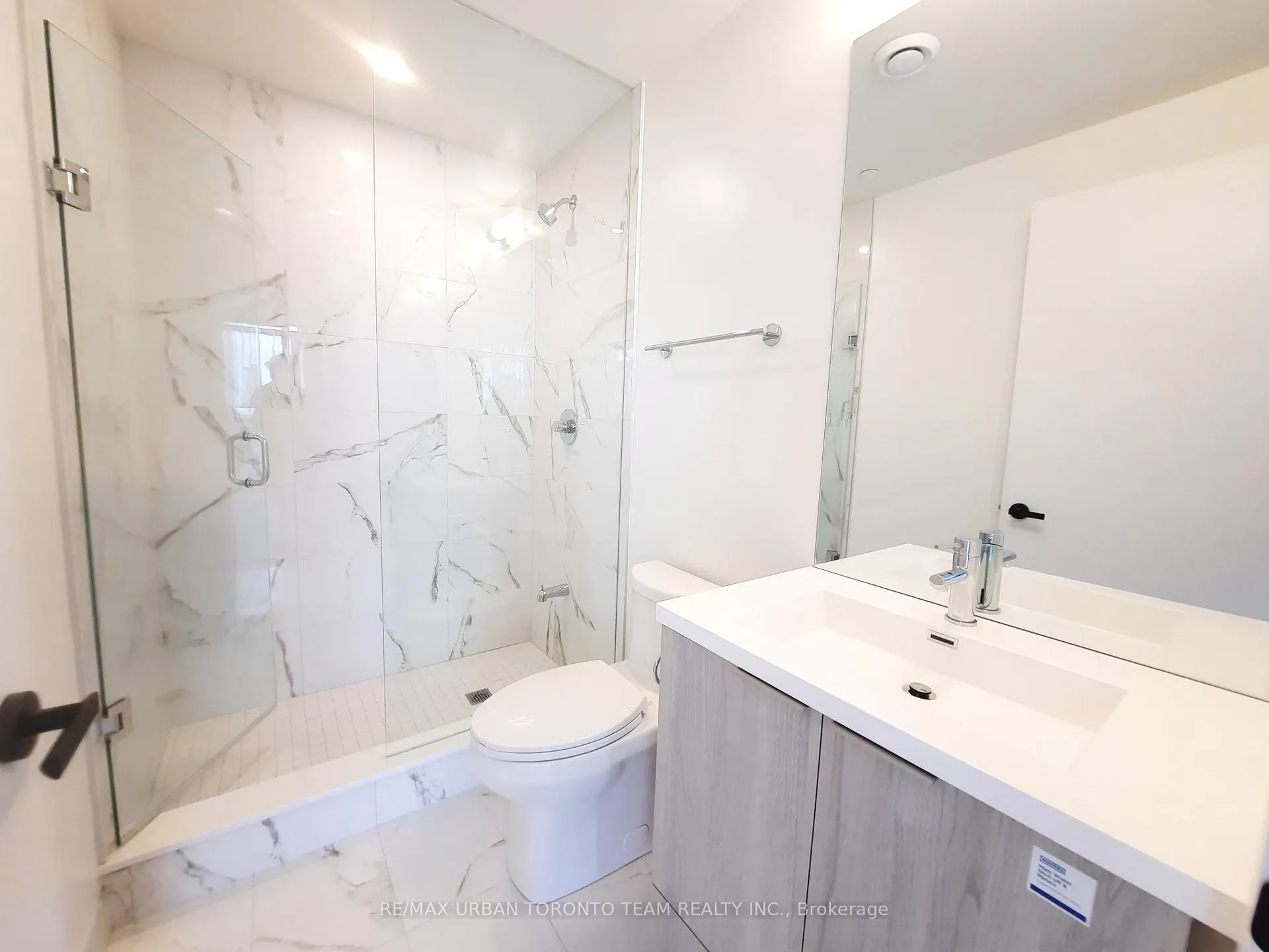 Photo 11 of Unit 1009, 8 Interchange Way, Vaughan, Vaughan Corporate Centre — HOMEH