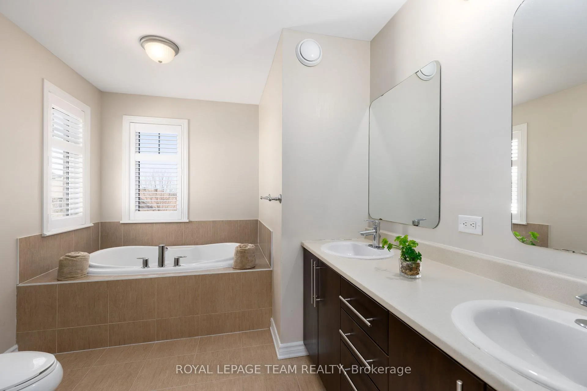 Photo 24 of 600 Miro Way, Ottawa, Kanata - Kanata Lakes/Heritage Hills — HOMEH