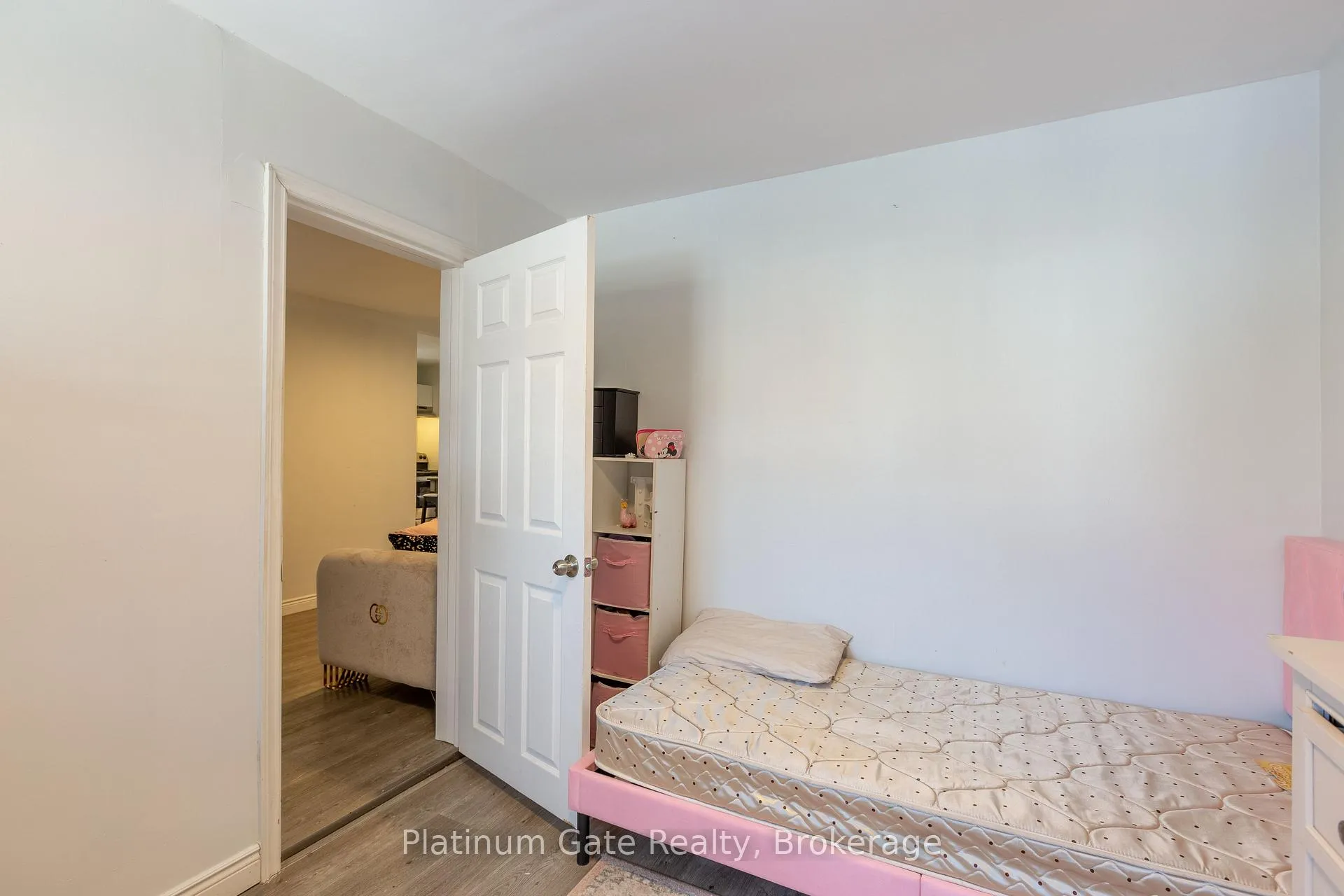 Photo 12 of 1040 Gladstone Avenue, Windsor — HOMEH