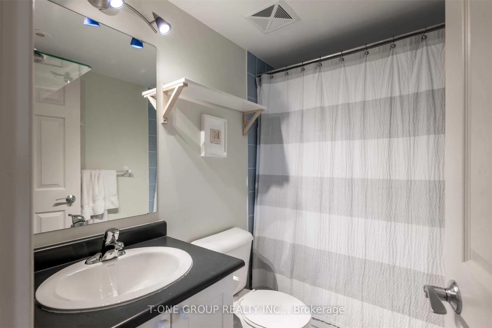 Photo 9 of Unit Th 266, 316 John Street, Markham, Aileen-Willowbrook — HOMEH