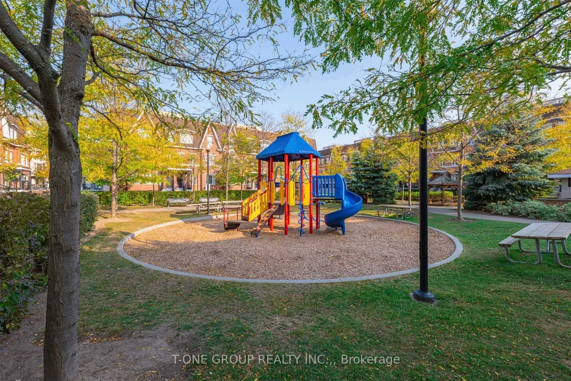 Photo 12 of Unit Th 266, 316 John Street, Markham, Aileen-Willowbrook — HOMEH