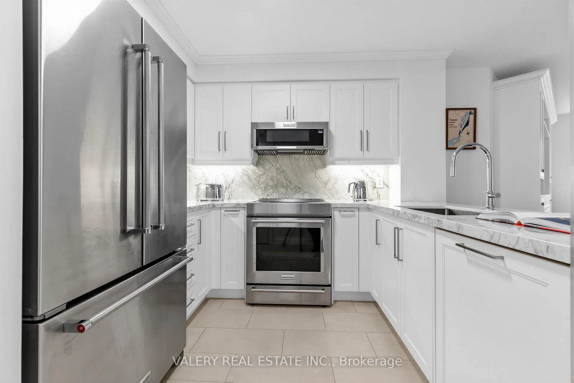 Photo 2 of Unit 1009, 300 Bloor Street E, Toronto, Rosedale-Moore Park — HOMEH