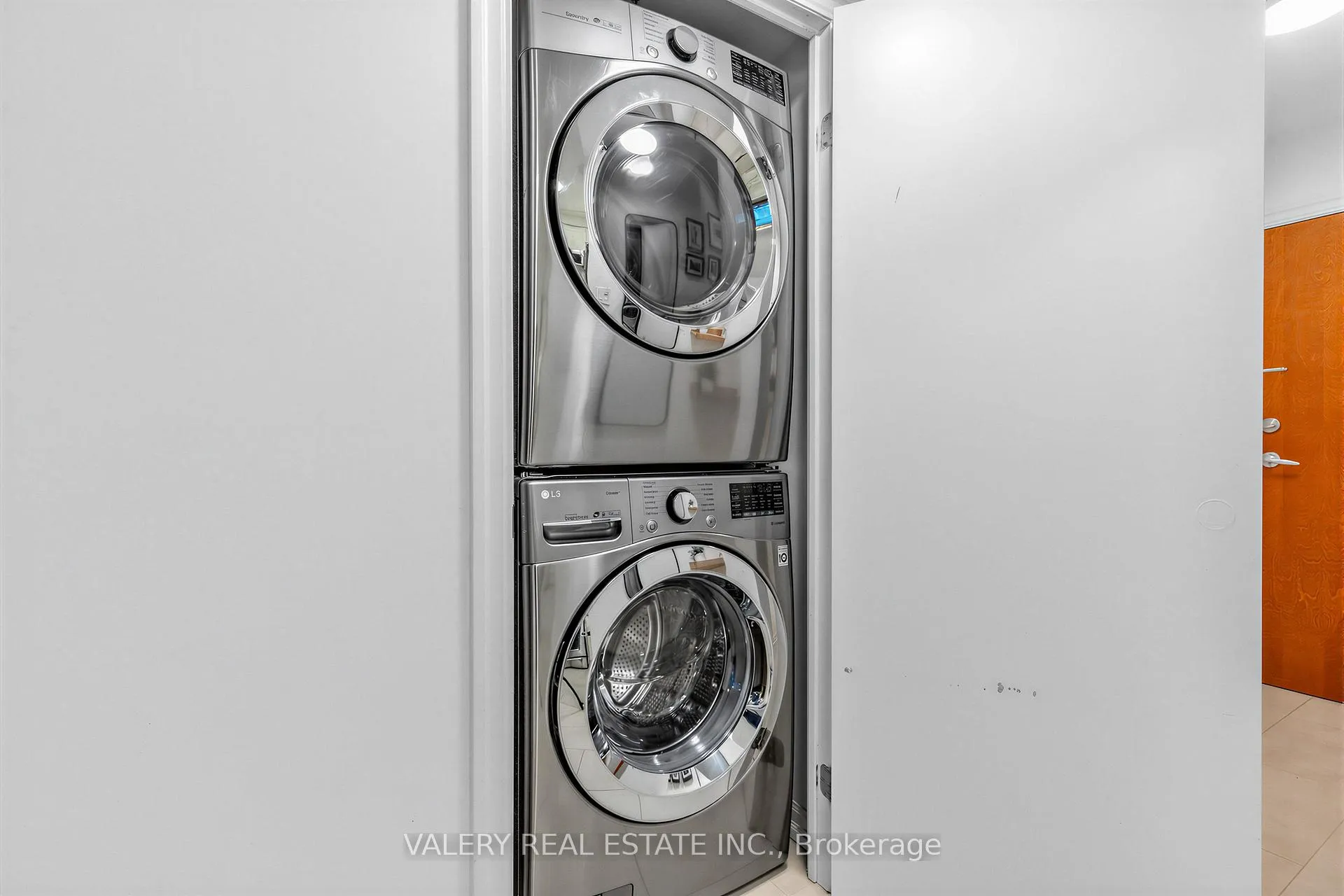 Photo 18 of Unit 1009, 300 Bloor Street E, Toronto, Rosedale-Moore Park — HOMEH