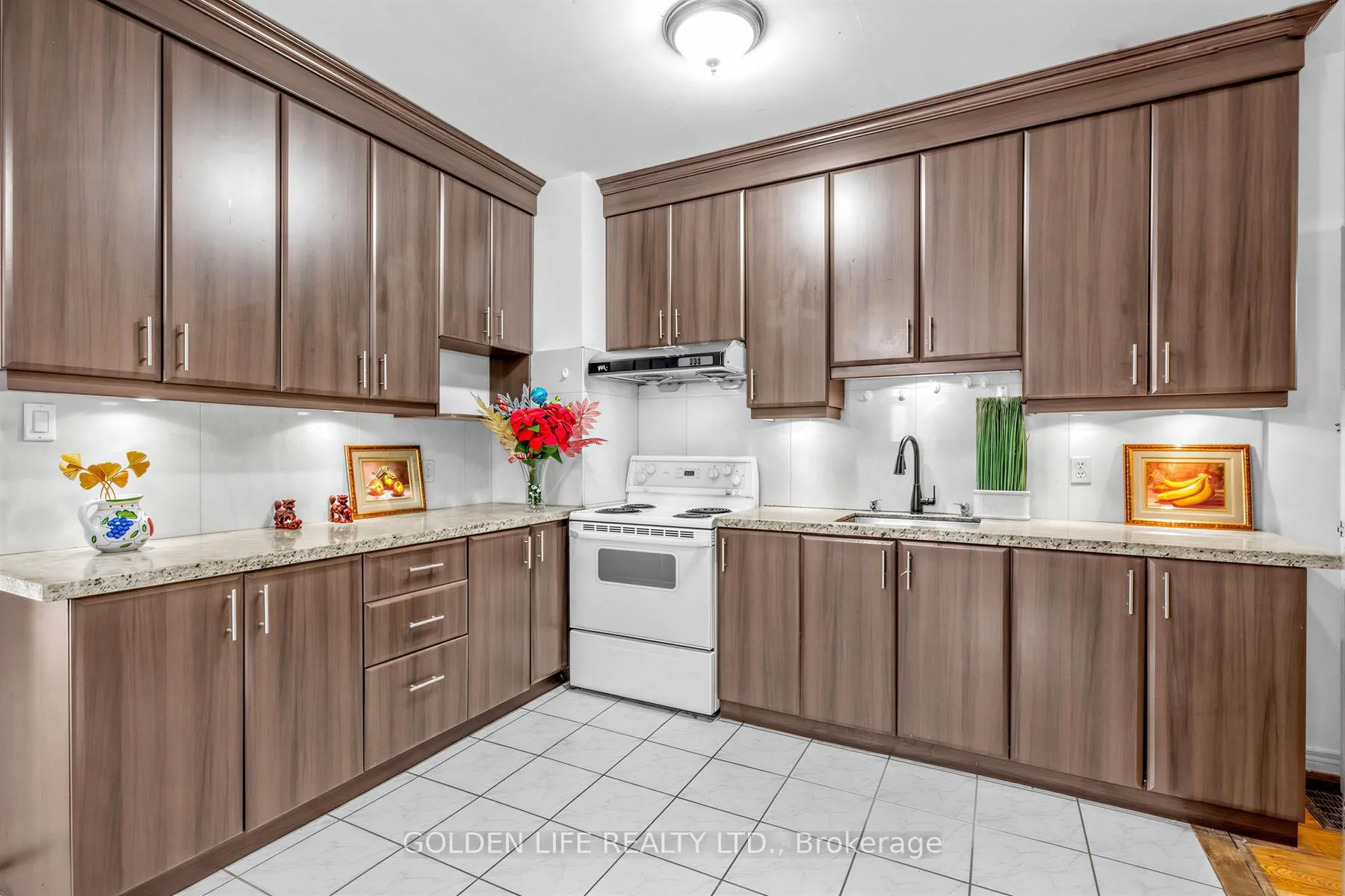Photo 9 of 128 Galt Avenue, Toronto, South Riverdale — HOMEH