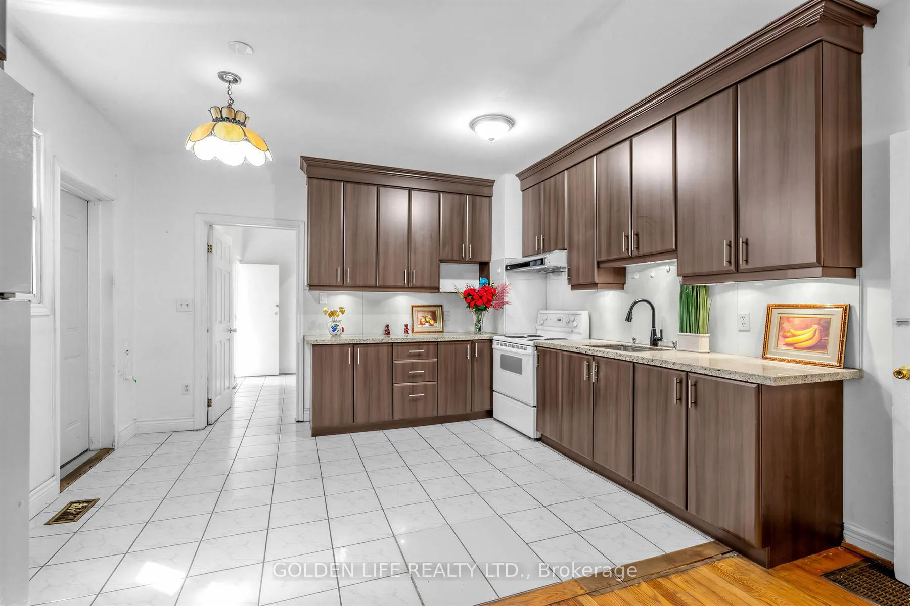 Photo 11 of 128 Galt Avenue, Toronto, South Riverdale — HOMEH