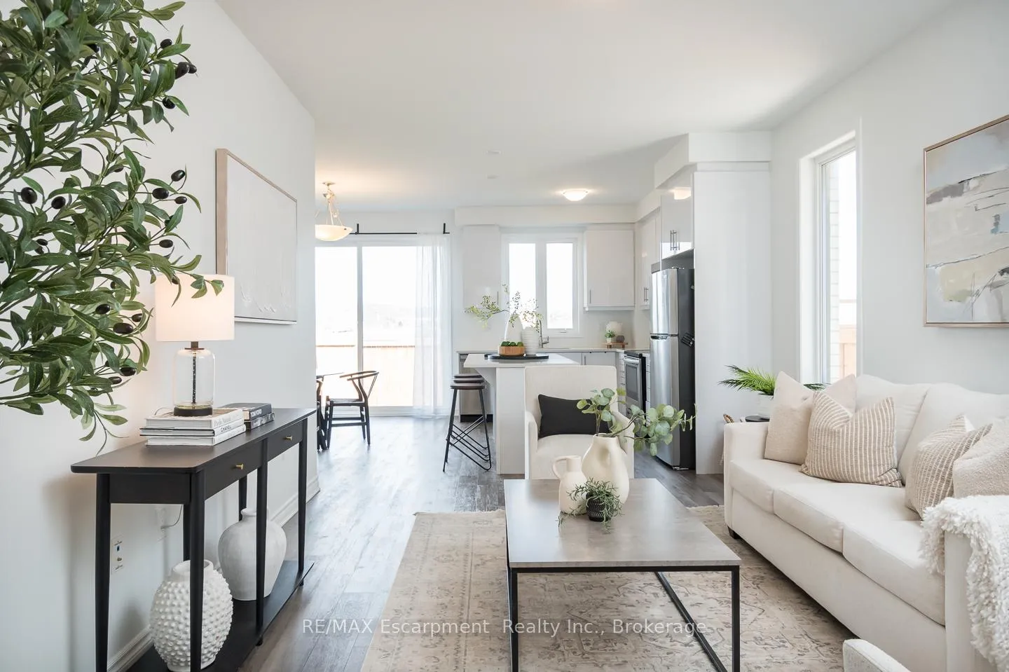 Photo 3 of 483 Gordon Krantz Avenue, Milton, Walker — HOMEH