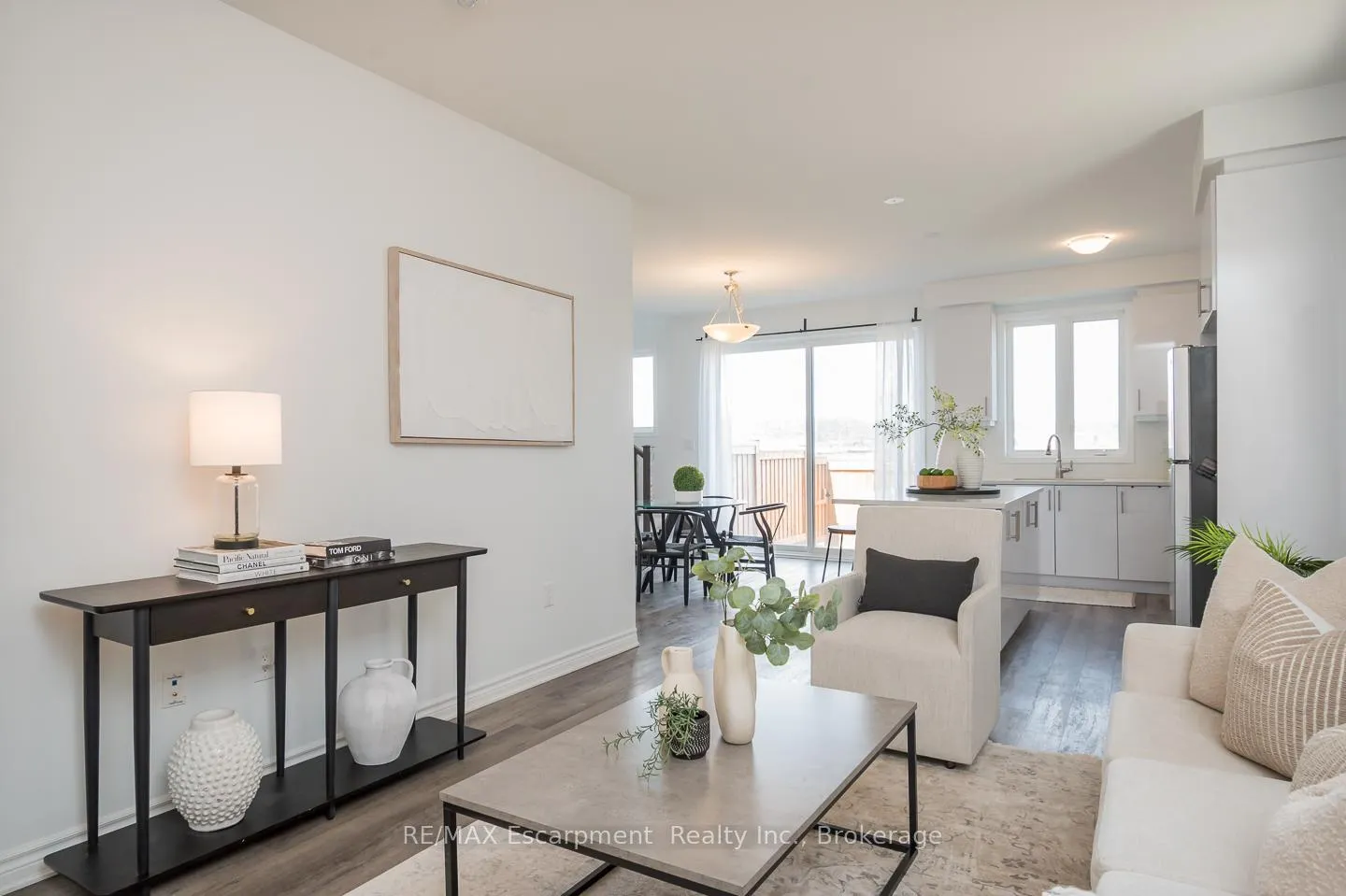 Photo 4 of 483 Gordon Krantz Avenue, Milton, Walker — HOMEH