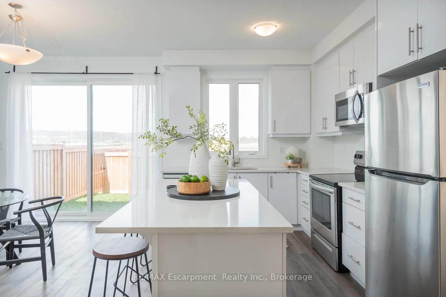 Photo 8 of 483 Gordon Krantz Avenue, Milton, Walker — HOMEH