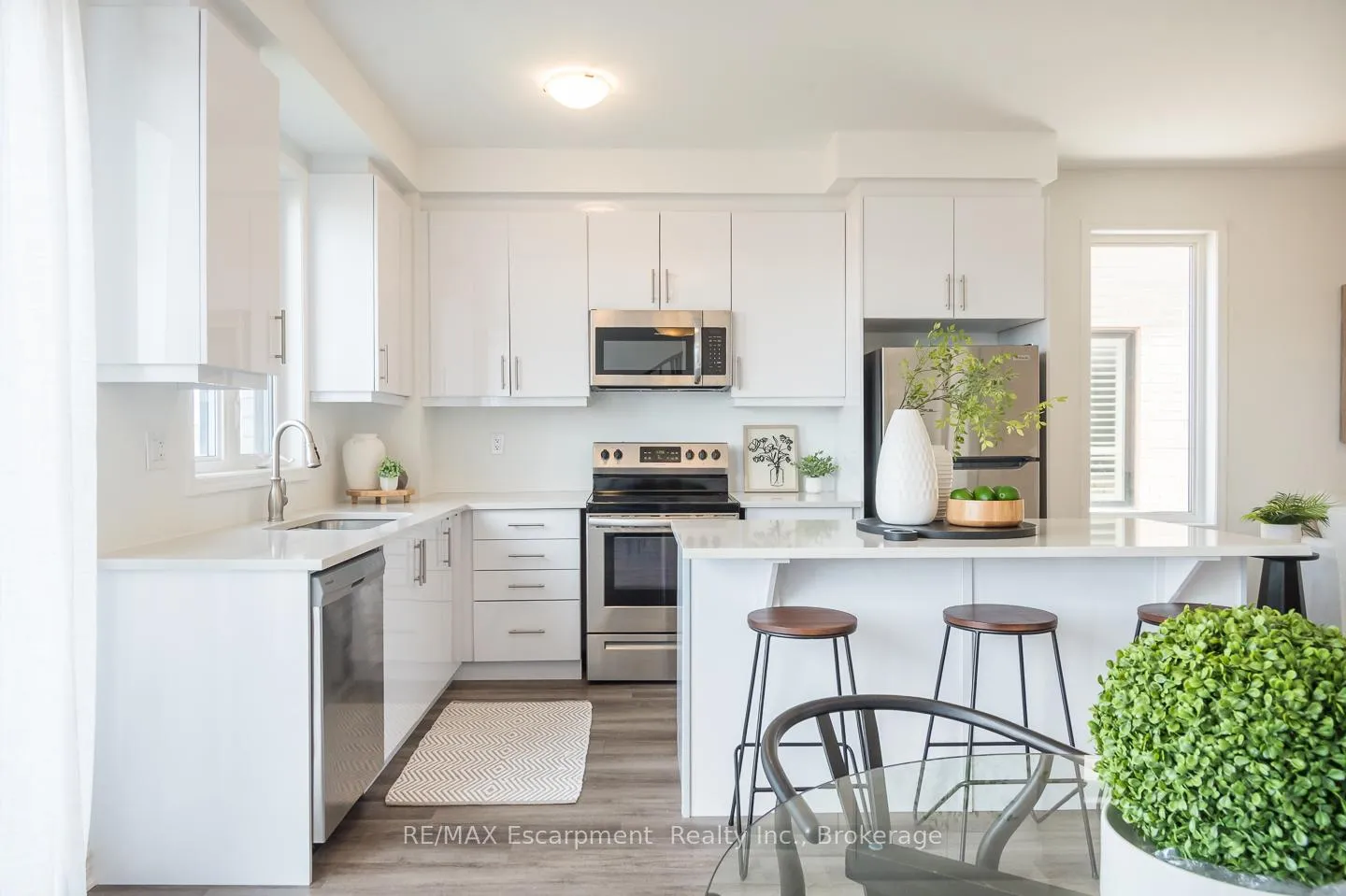 Photo 10 of 483 Gordon Krantz Avenue, Milton, Walker — HOMEH