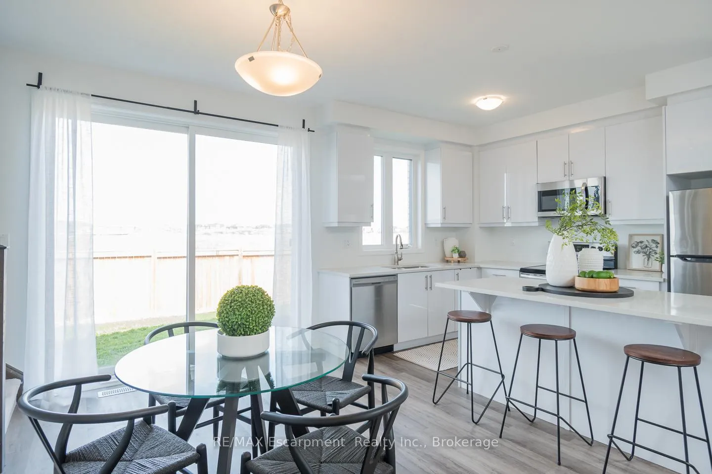Photo 12 of 483 Gordon Krantz Avenue, Milton, Walker — HOMEH