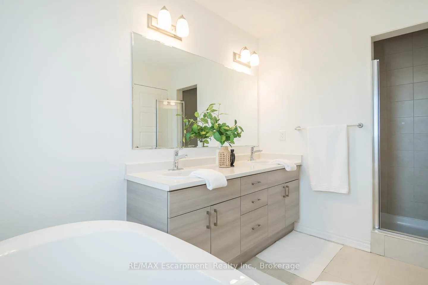 Photo 33 of 483 Gordon Krantz Avenue, Milton, Walker — HOMEH