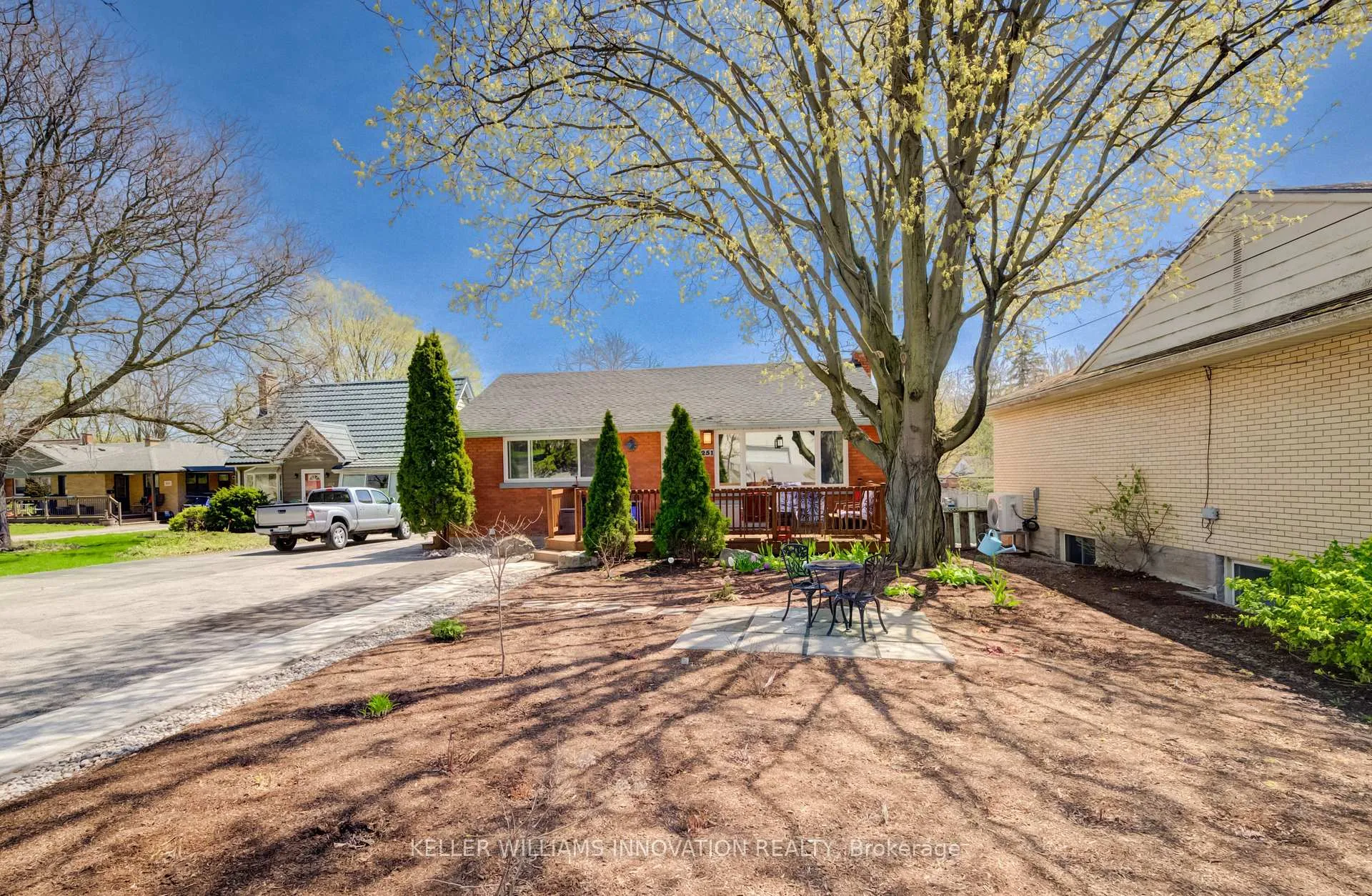 Photo 2 of 251 Sheldon Avenue N, Kitchener — HOMEH