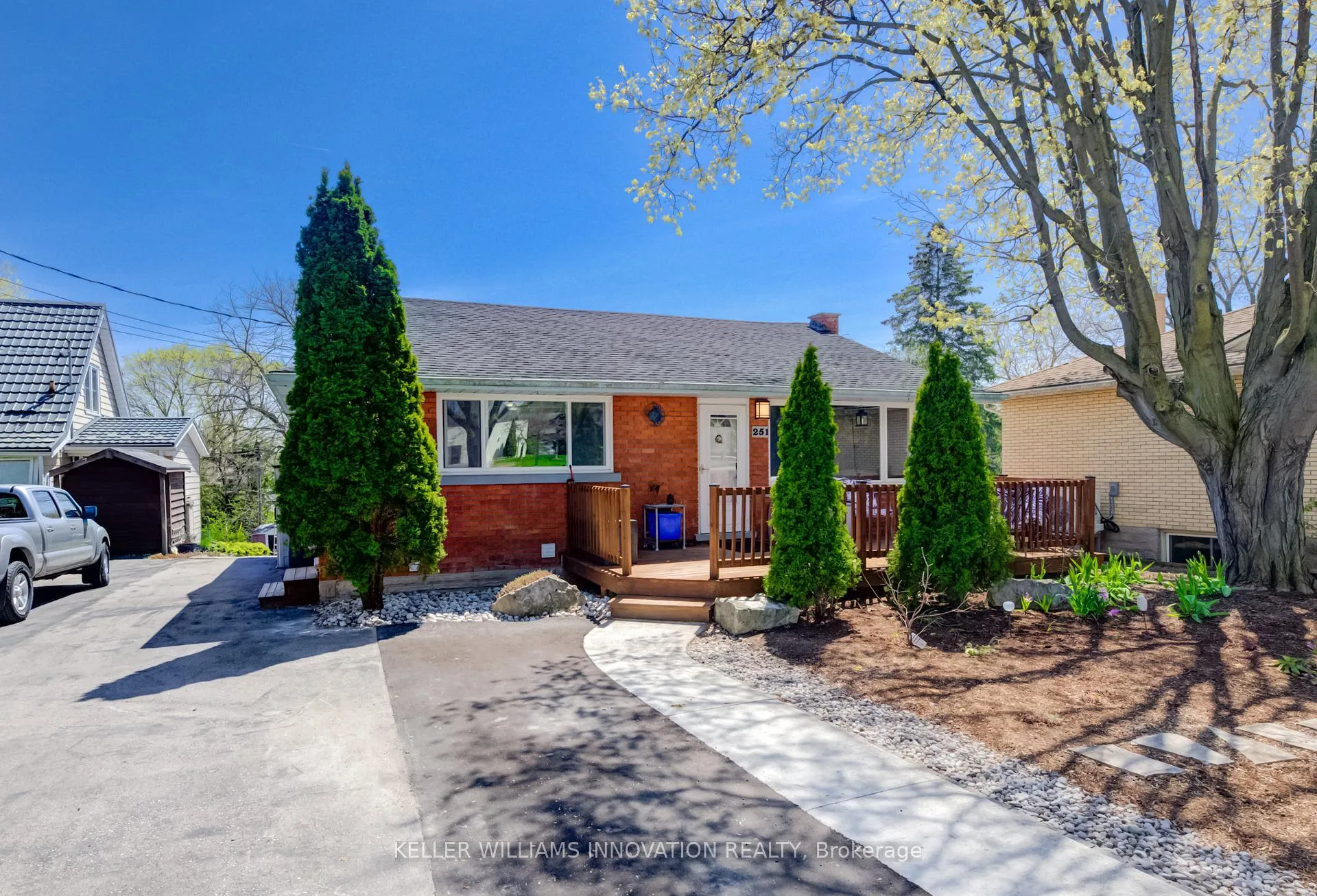 Photo 3 of 251 Sheldon Avenue N, Kitchener — HOMEH