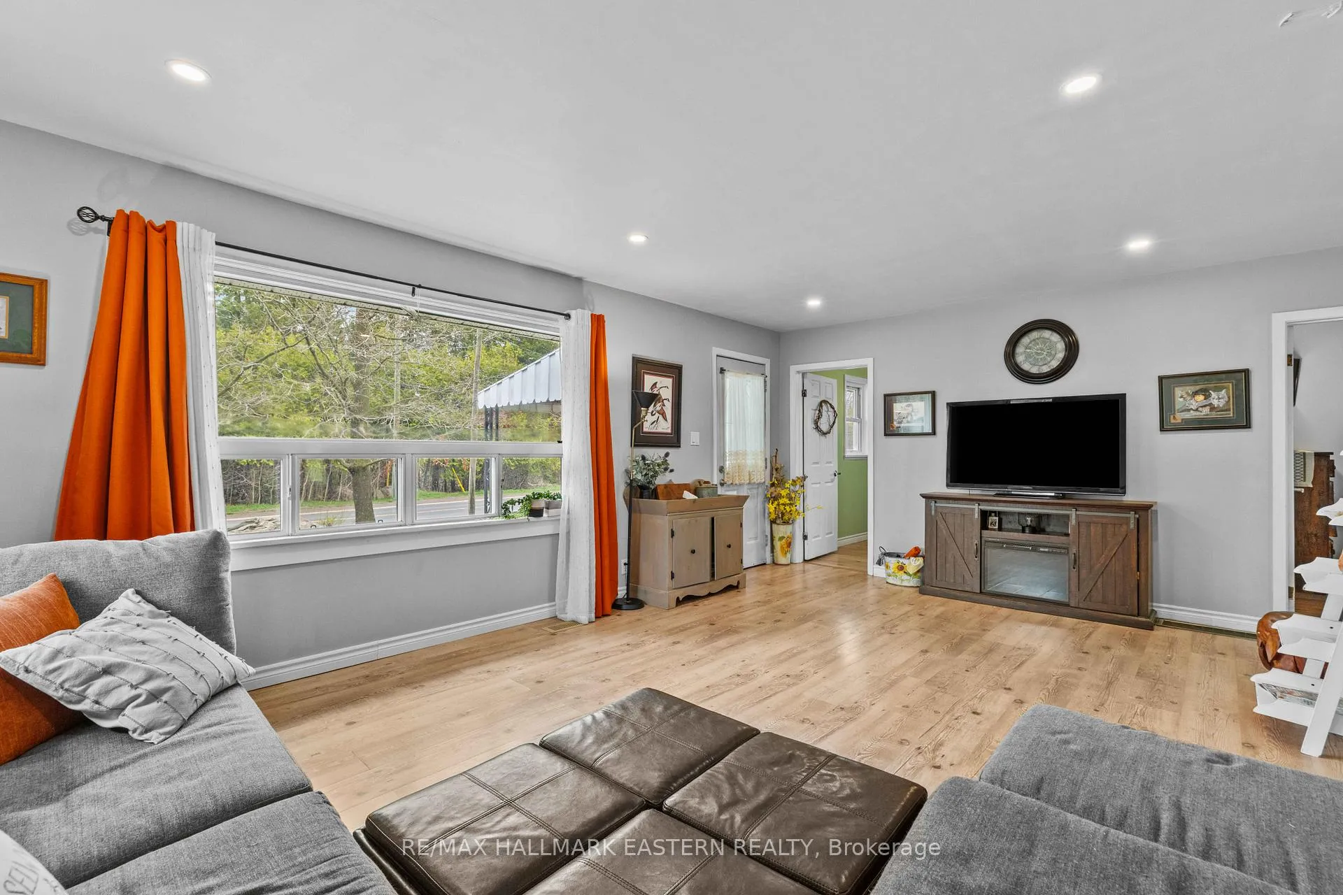 Photo 10 of 1883 Twelth Line E, Selwyn — HOMEH