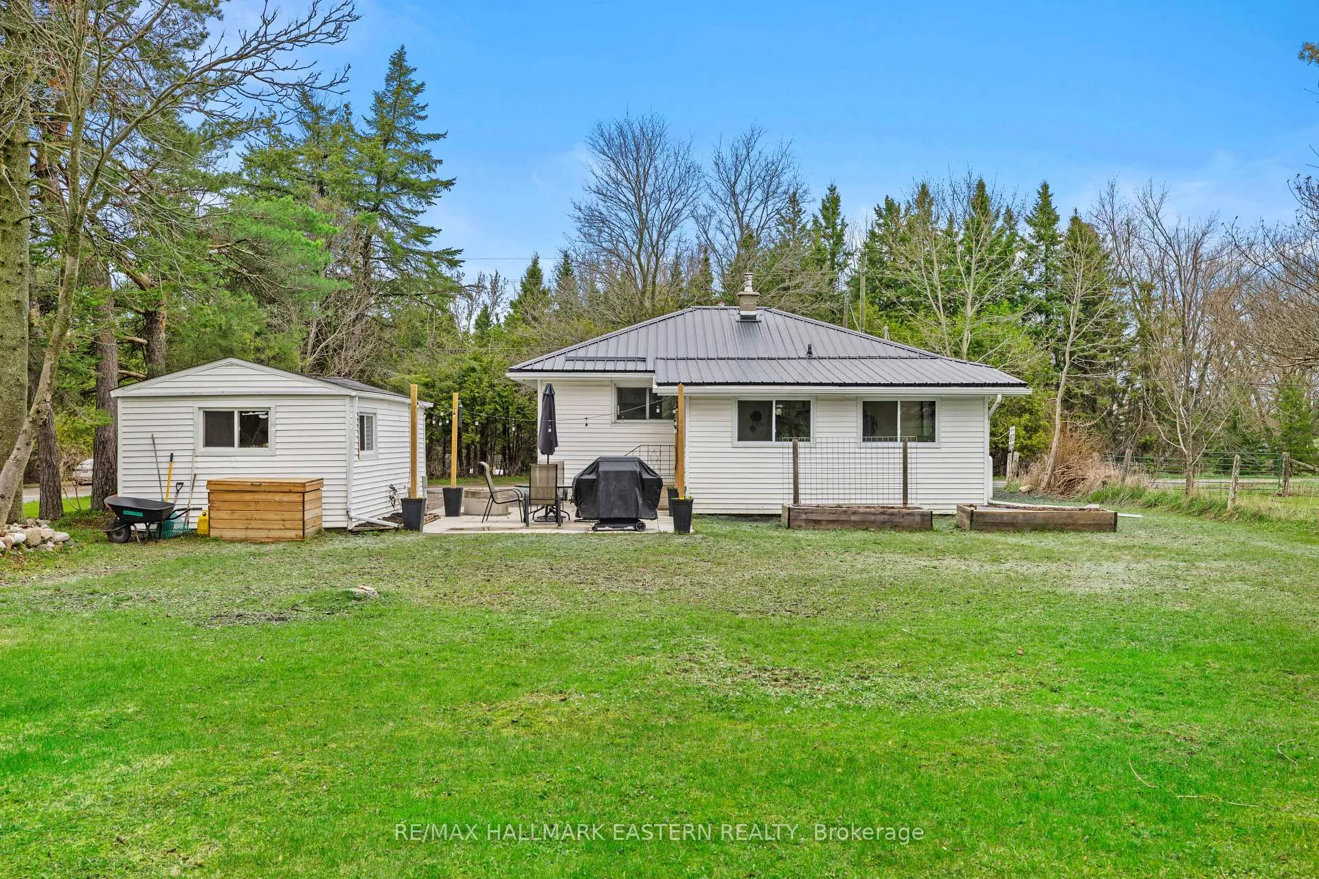 Photo 48 of 1883 Twelth Line E, Selwyn — HOMEH
