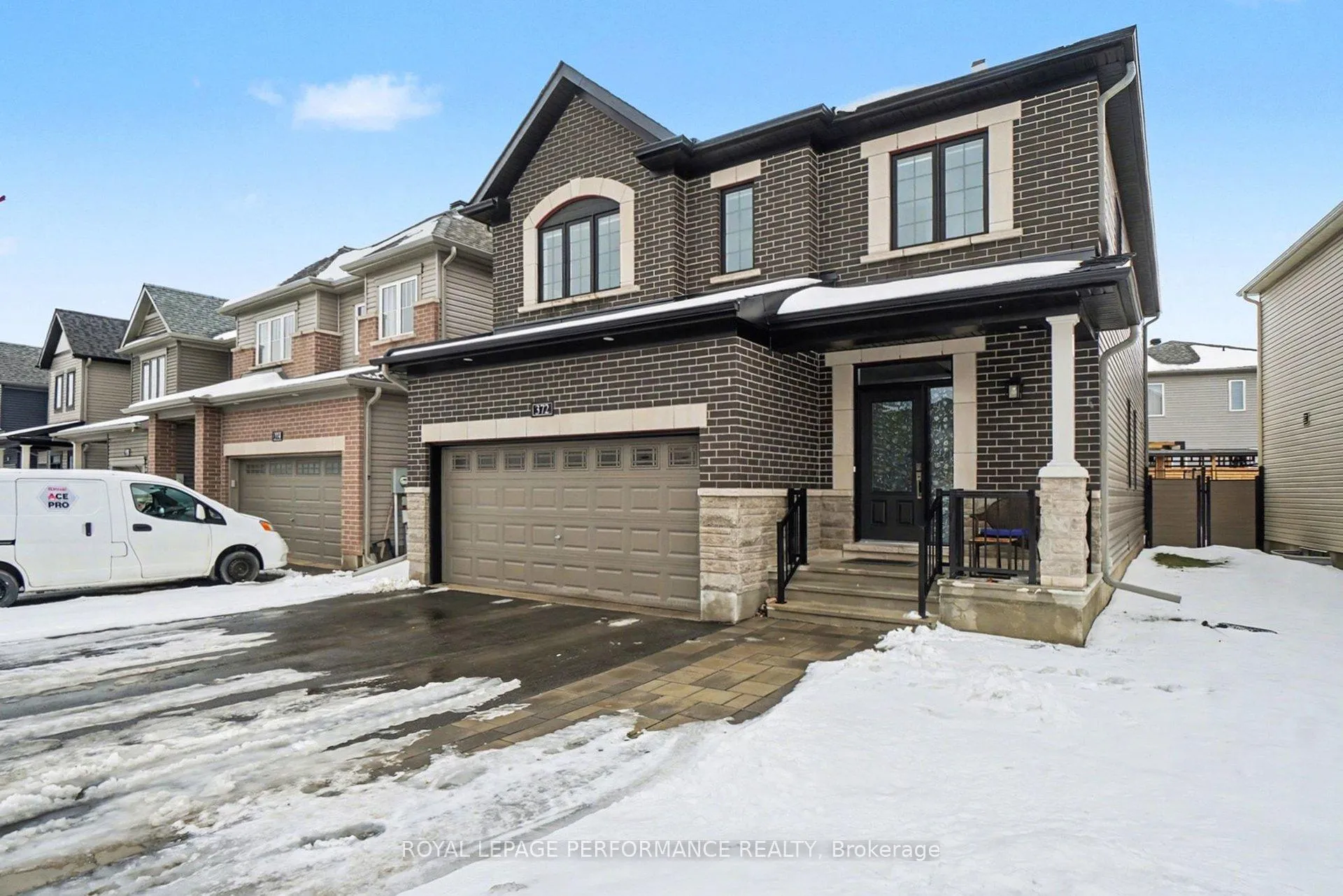 Photo 2 of 372 Aquaview Drive, Ottawa, Avalon East — HOMEH