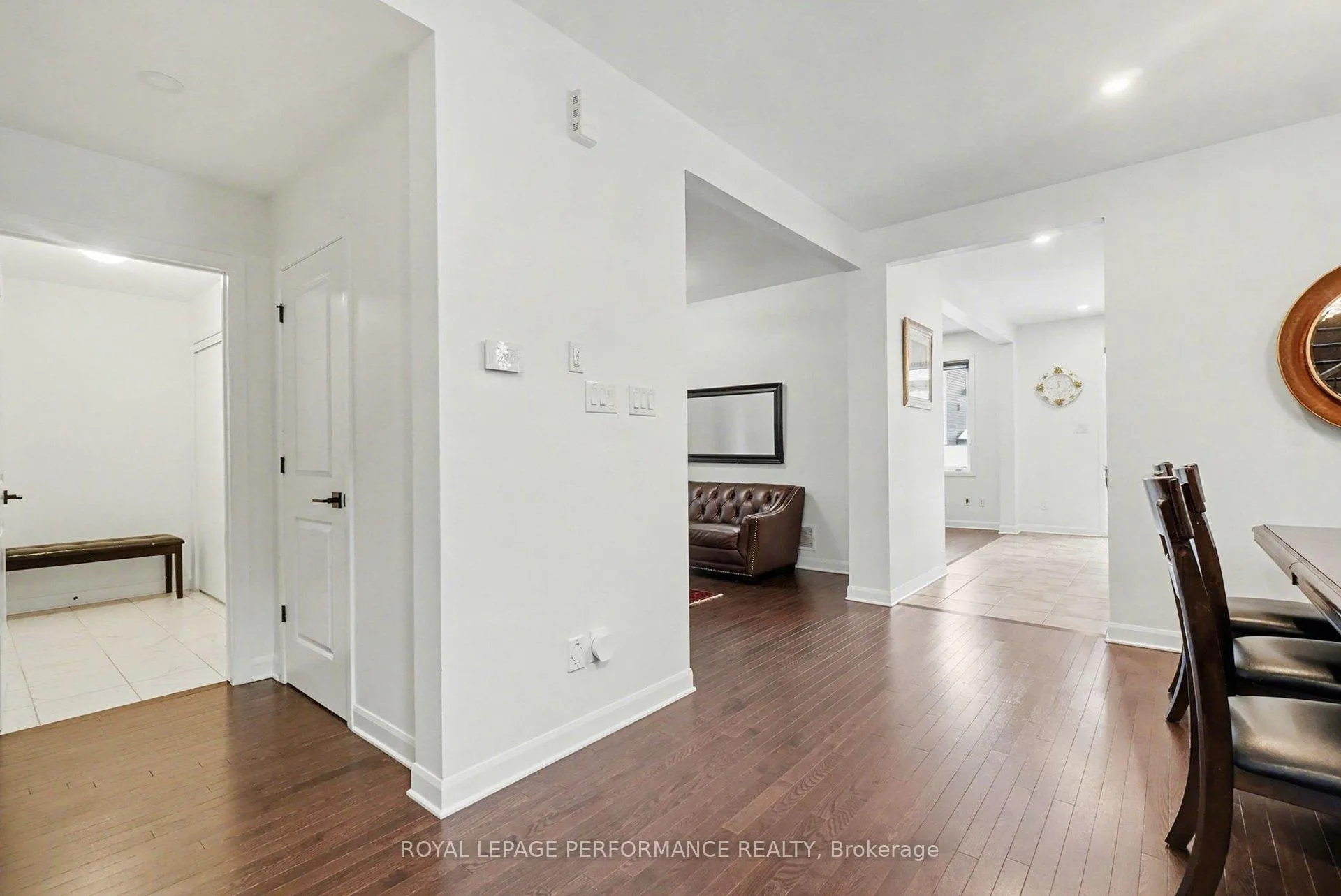 Photo 5 of 372 Aquaview Drive, Ottawa, Avalon East — HOMEH