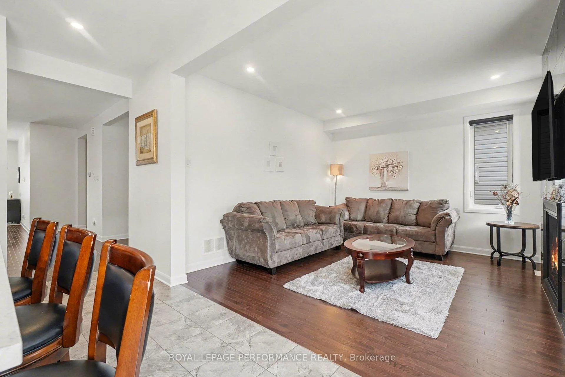 Photo 12 of 372 Aquaview Drive, Ottawa, Avalon East — HOMEH