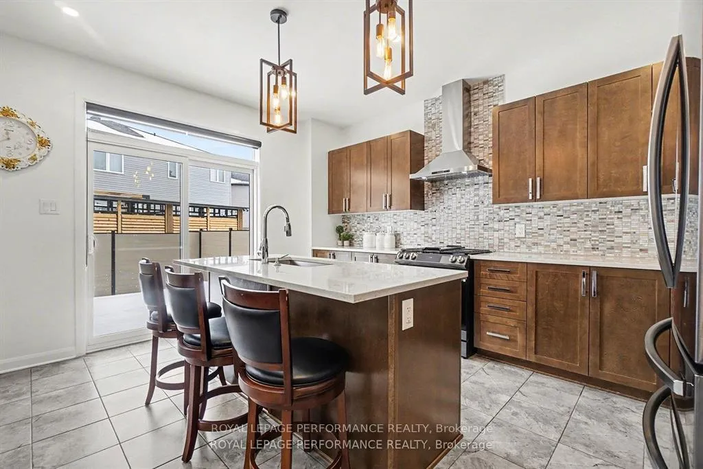 Photo 15 of 372 Aquaview Drive, Ottawa, Avalon East — HOMEH