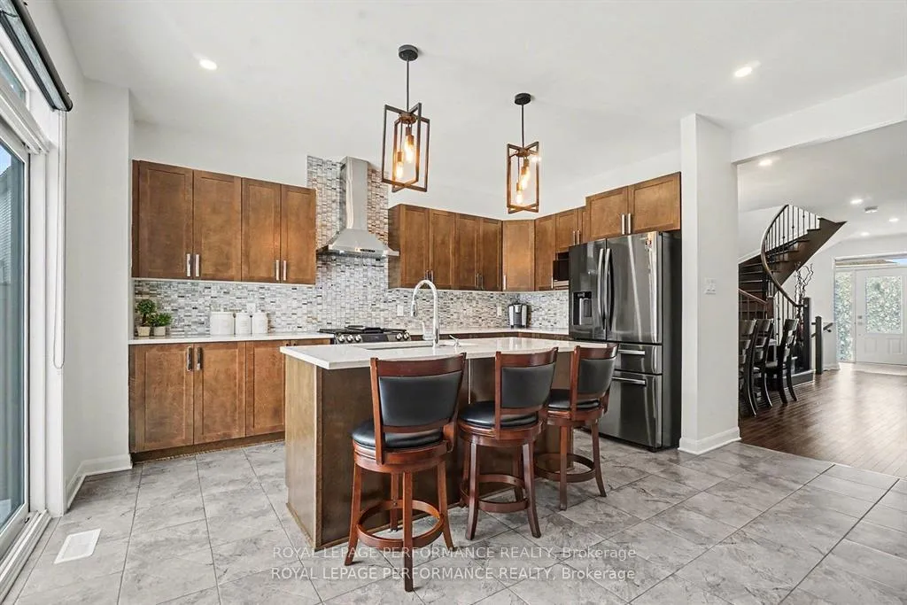 Photo 16 of 372 Aquaview Drive, Ottawa, Avalon East — HOMEH