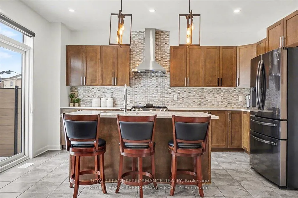 Photo 18 of 372 Aquaview Drive, Ottawa, Avalon East — HOMEH