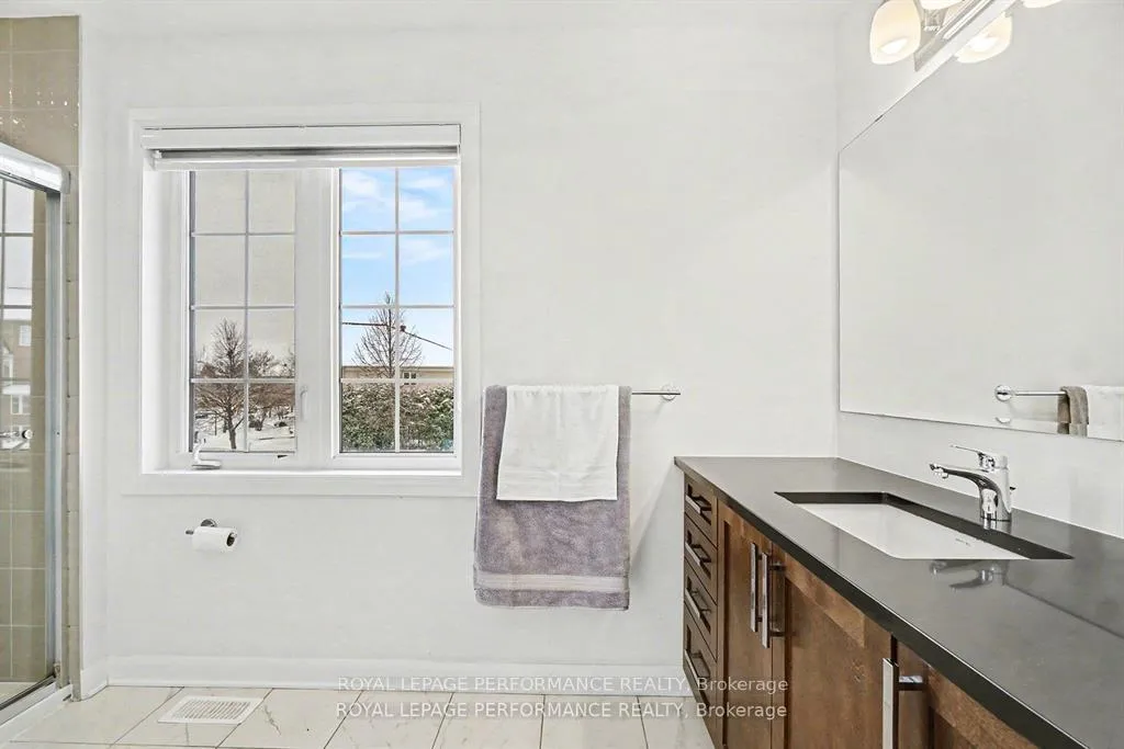 Photo 32 of 372 Aquaview Drive, Ottawa, Avalon East — HOMEH