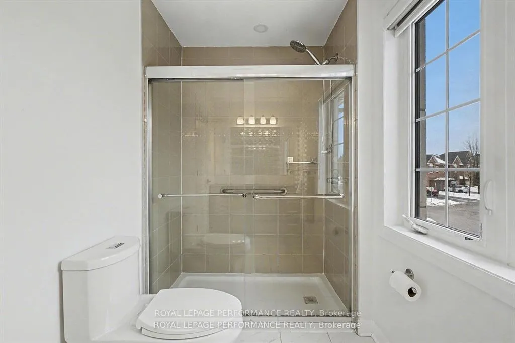 Photo 33 of 372 Aquaview Drive, Ottawa, Avalon East — HOMEH
