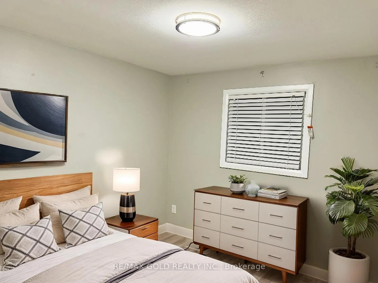 Photo 20 of Unit Upper, 156 Mooregate Crescent, Kitchener, Victoria Hills — HOMEH